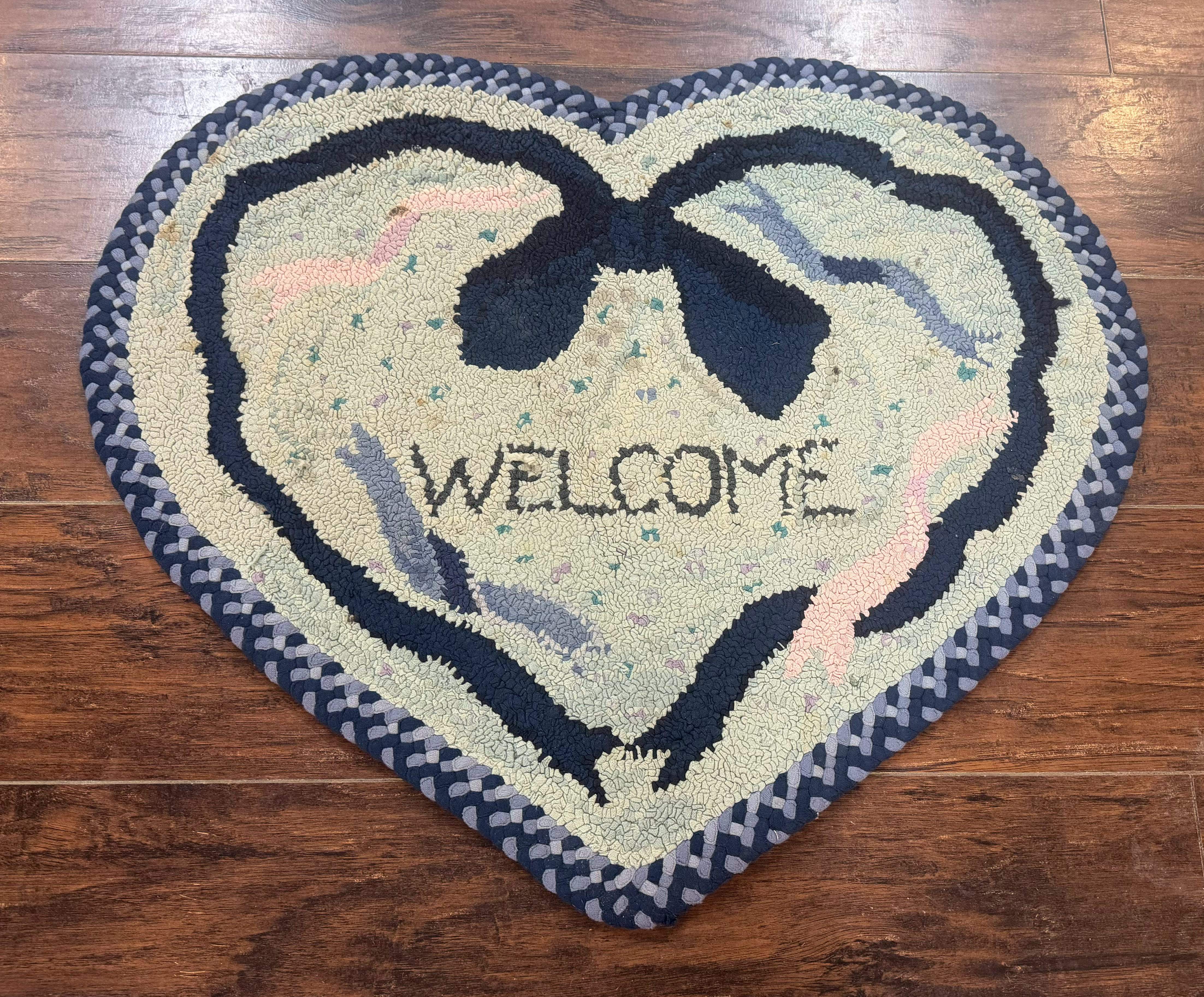 Small American Hooked Rug, Vintage Welcome Mat, Heart Shaped, Ivory and Blue - Jewel Rugs