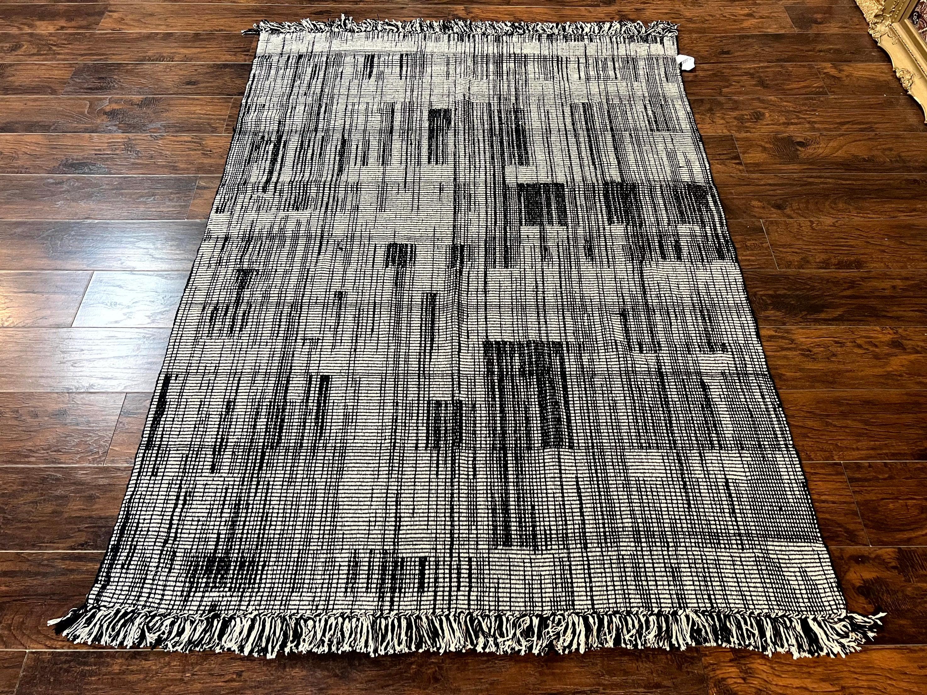 Black and White Cotton Woven Rug 5x7 - Jewel Rugs