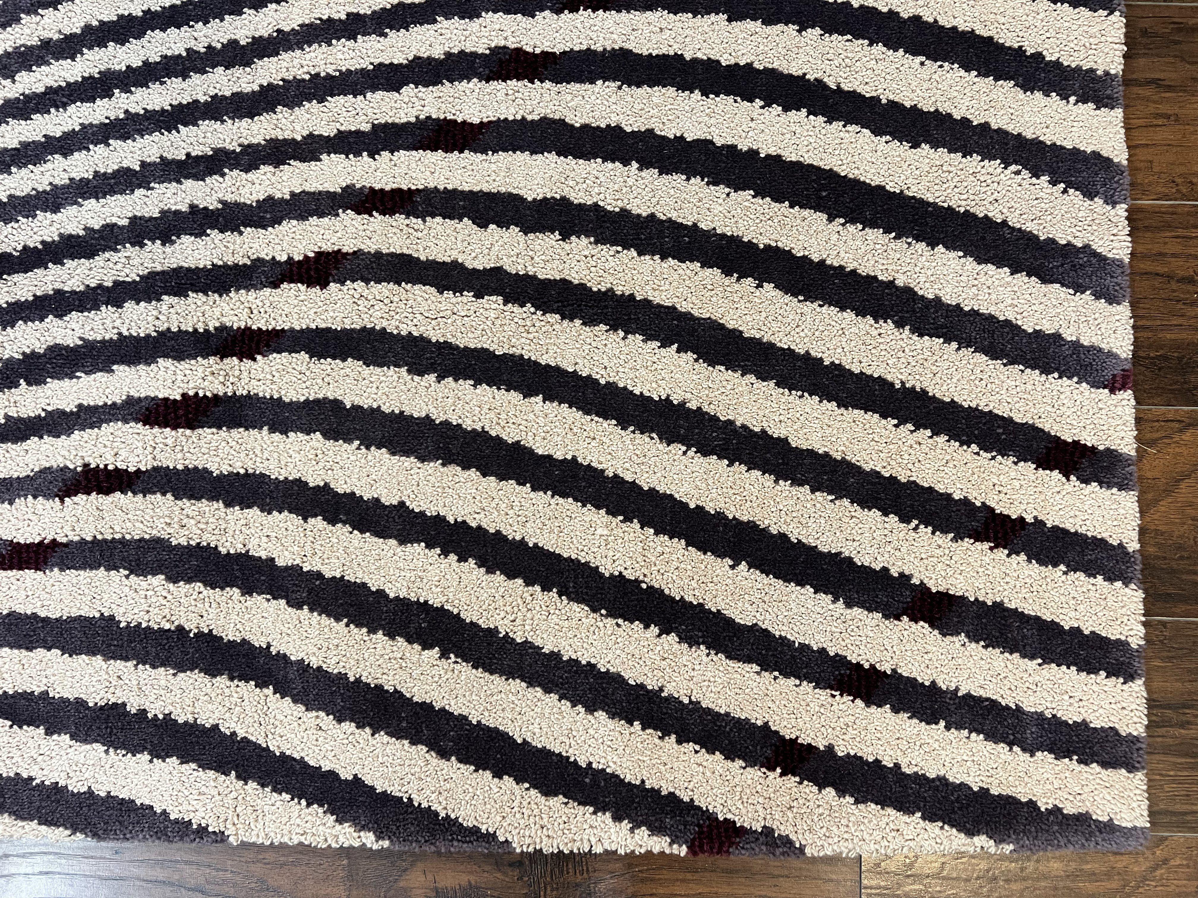 Vintage Zebra Stripes Shag Rug 5.7 x 7.4, Black and White, Retro, Wool - Jewel Rugs