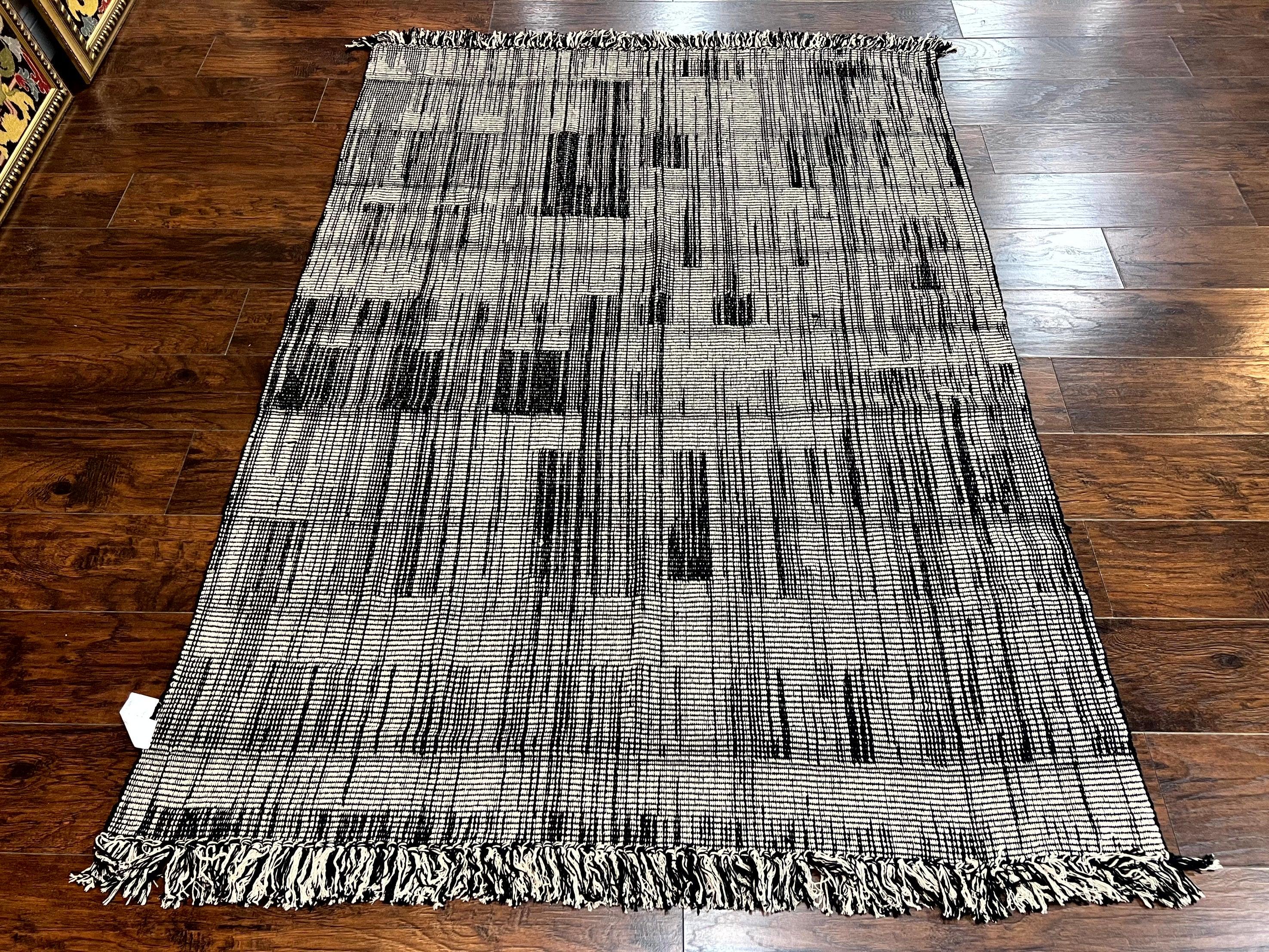 Black and White Cotton Woven Rug 5x7 - Jewel Rugs