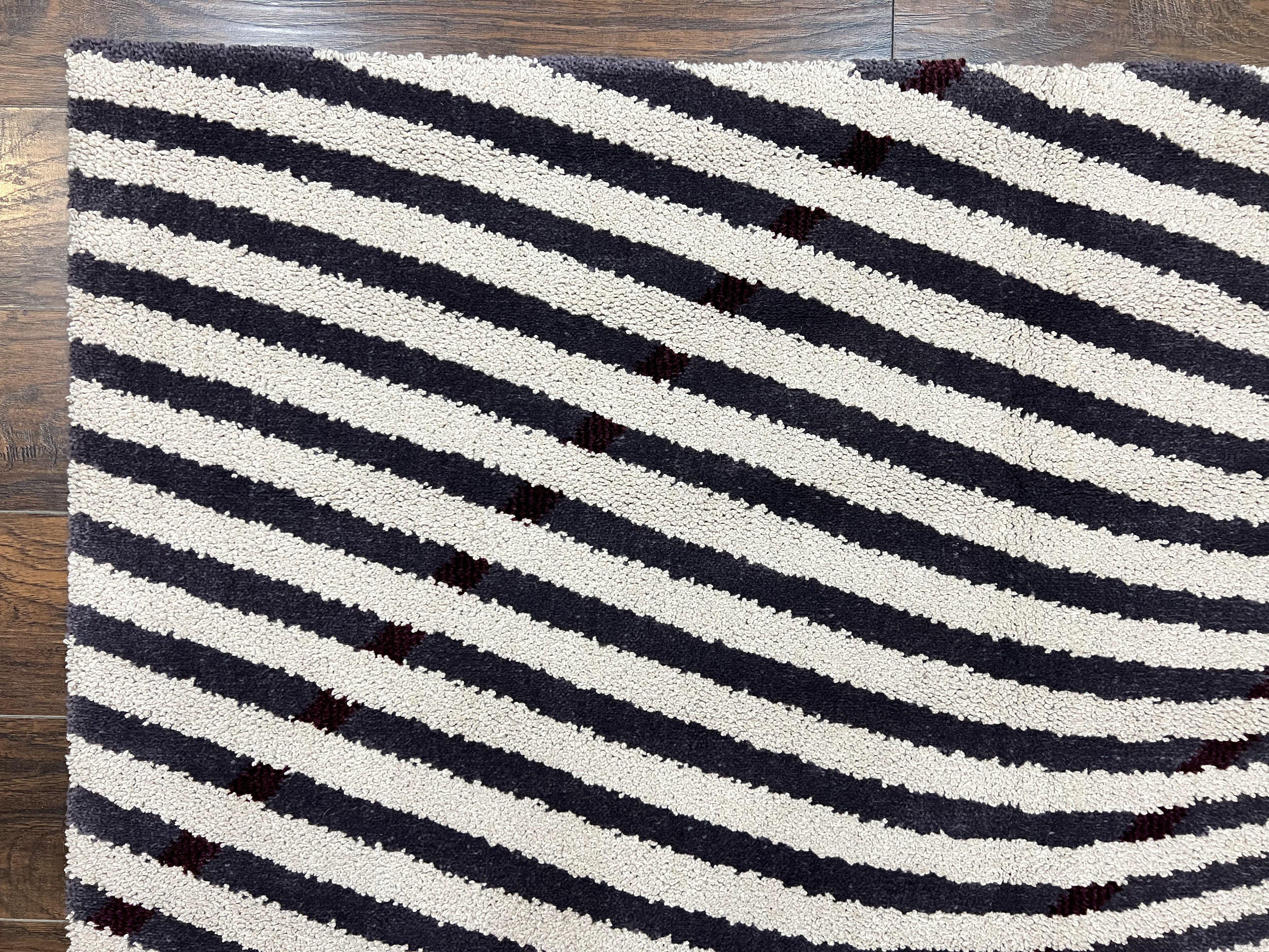 Vintage Zebra Stripes Shag Rug 5.7 x 7.4, Black and White, Retro, Wool - Jewel Rugs