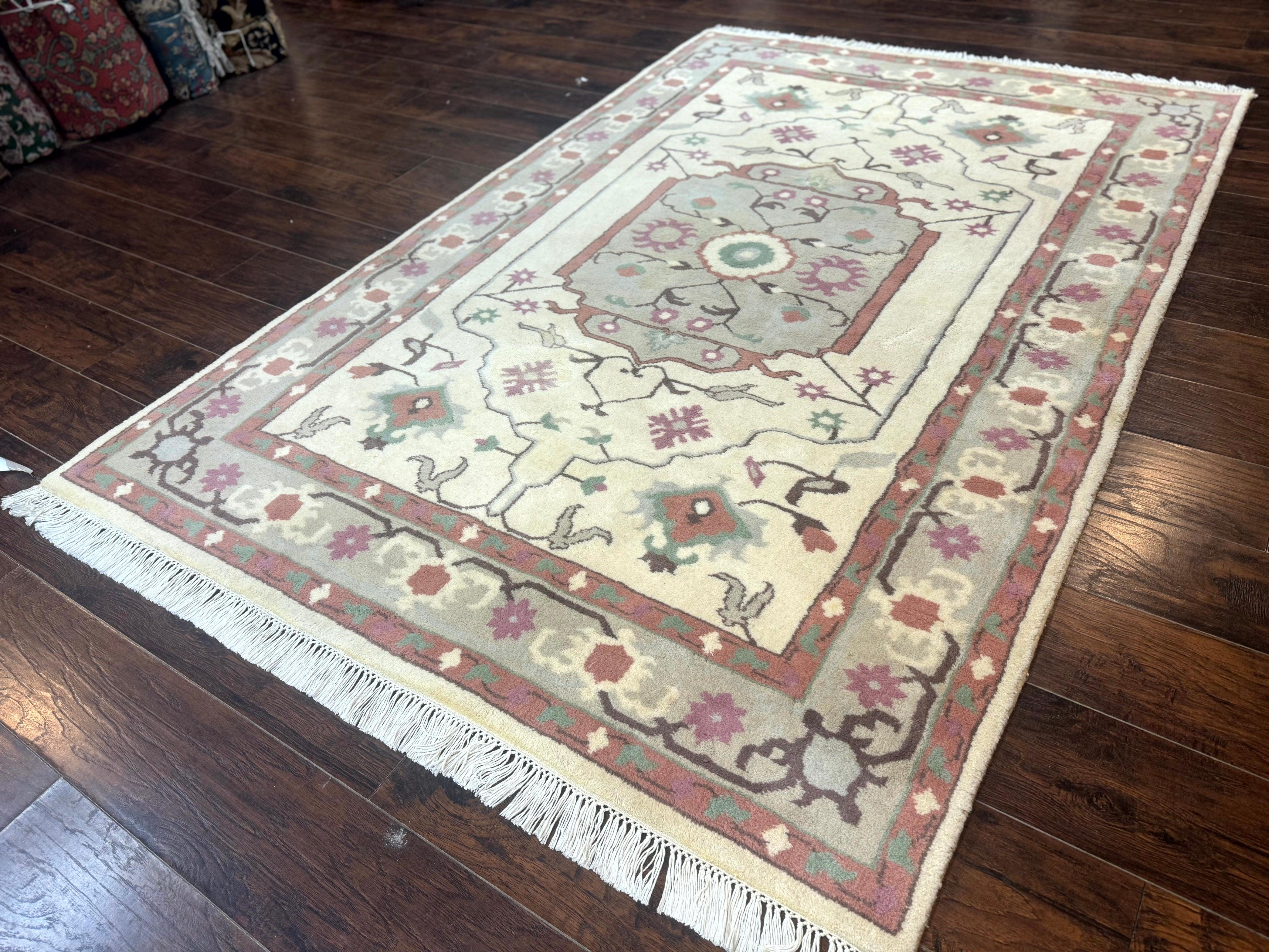 Indo Heriz Rug 5.6 x 8.5, Off White, Wool Area Rug - Jewel Rugs