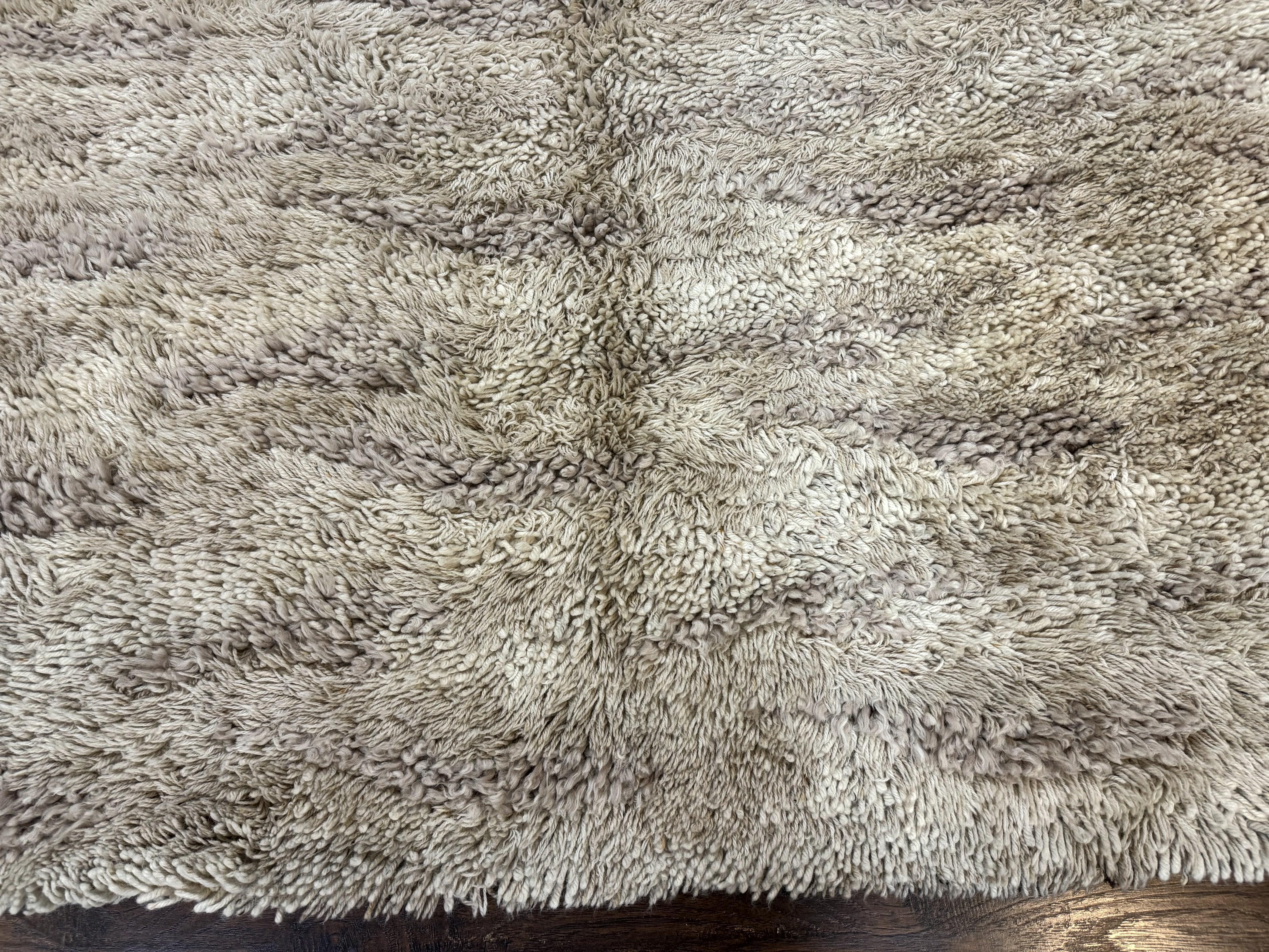 European Rya Shag Rug 6.6 x 9.7, Beige, Fluffy Vintage Area Rug - Jewel Rugs