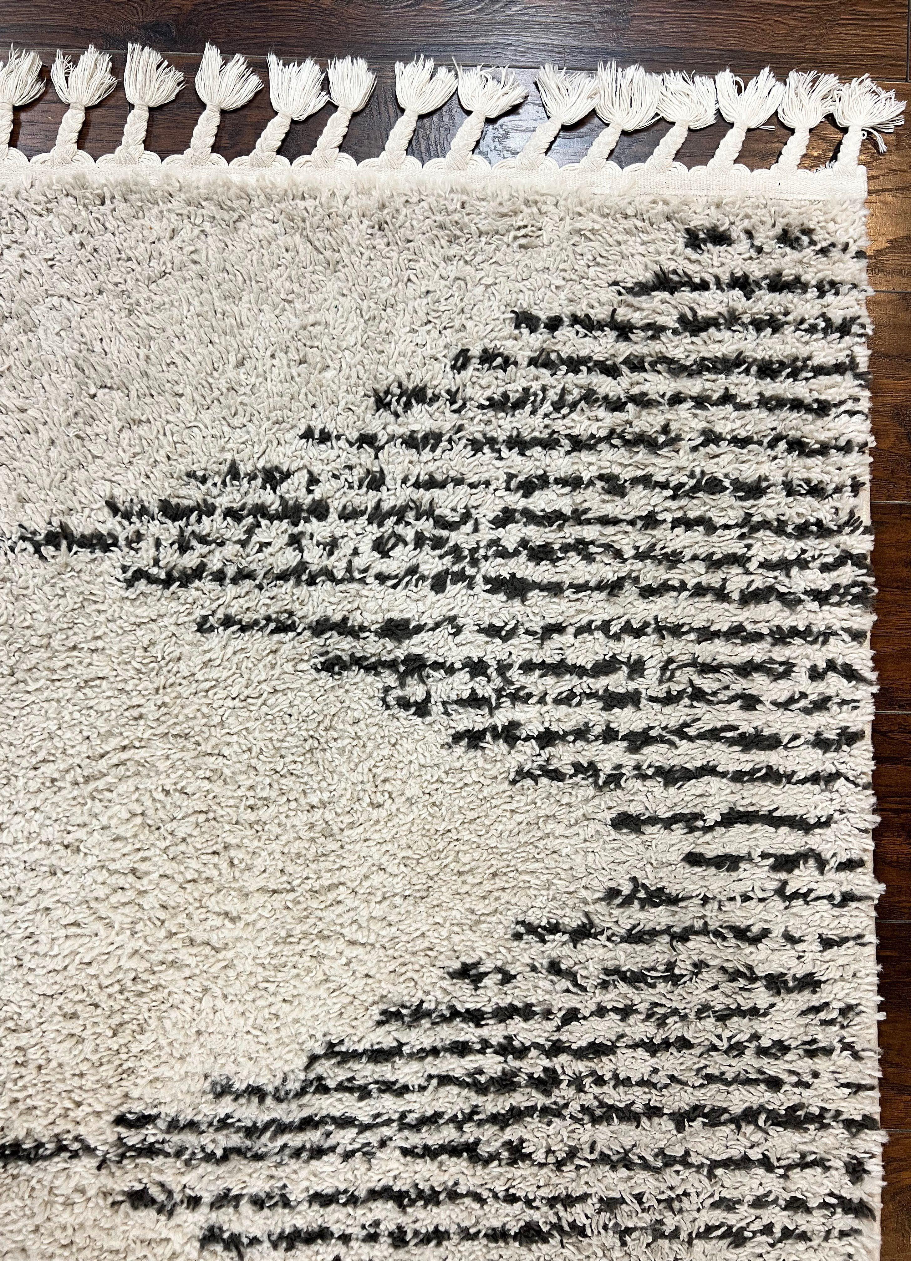 Shag Rug 5x8, Off White and Black Modern Contemporary Shag Area Rug, Moroccan Style Rug 5 x 8 ft, Medium Sized Rug, nuLoom Rug - Jewel Rugs