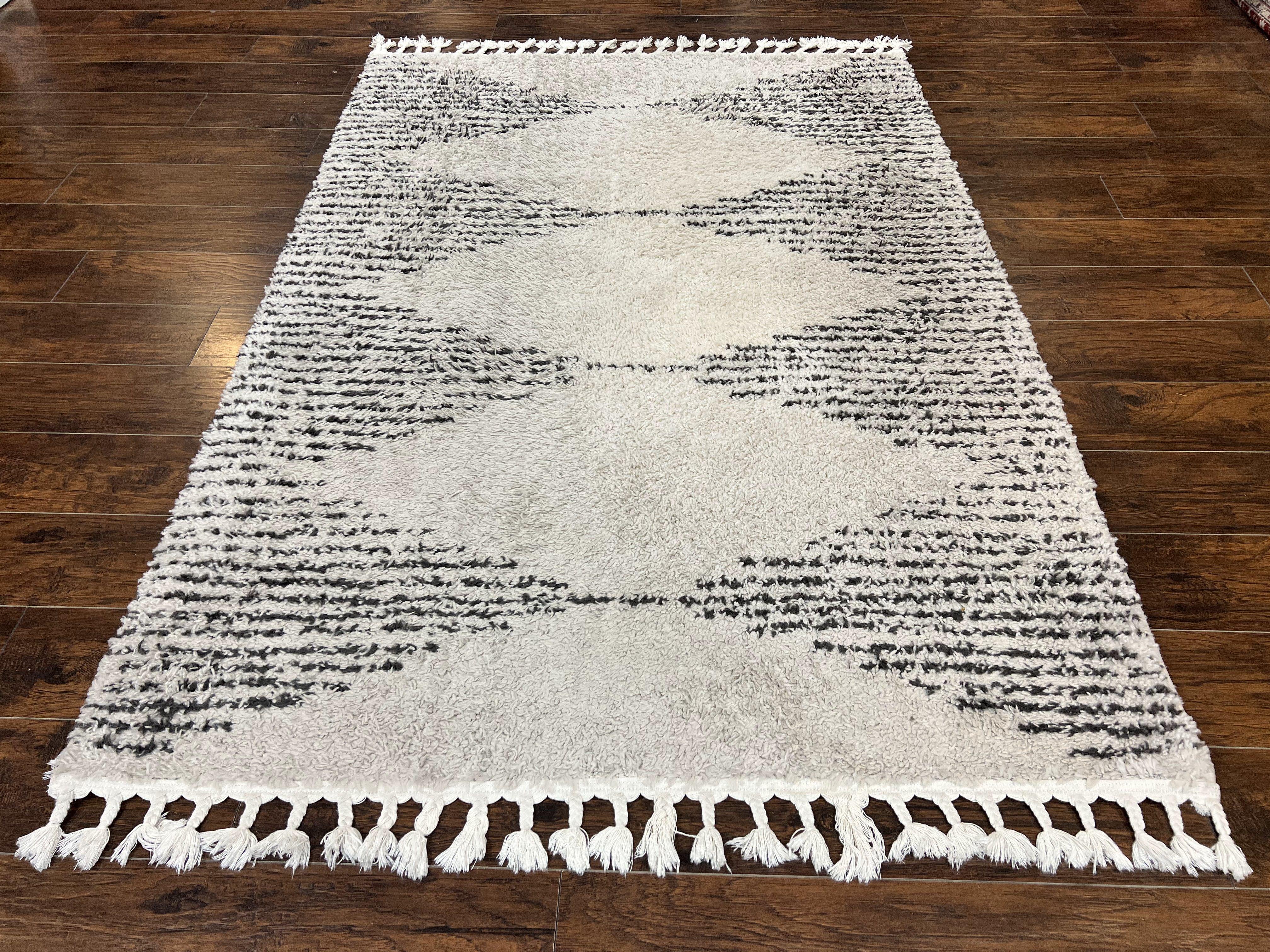 Shag Rug 5x8, Off White and Black Modern Contemporary Shag Area Rug, Moroccan Style Rug 5 x 8 ft, Medium Sized Rug, nuLoom Rug - Jewel Rugs