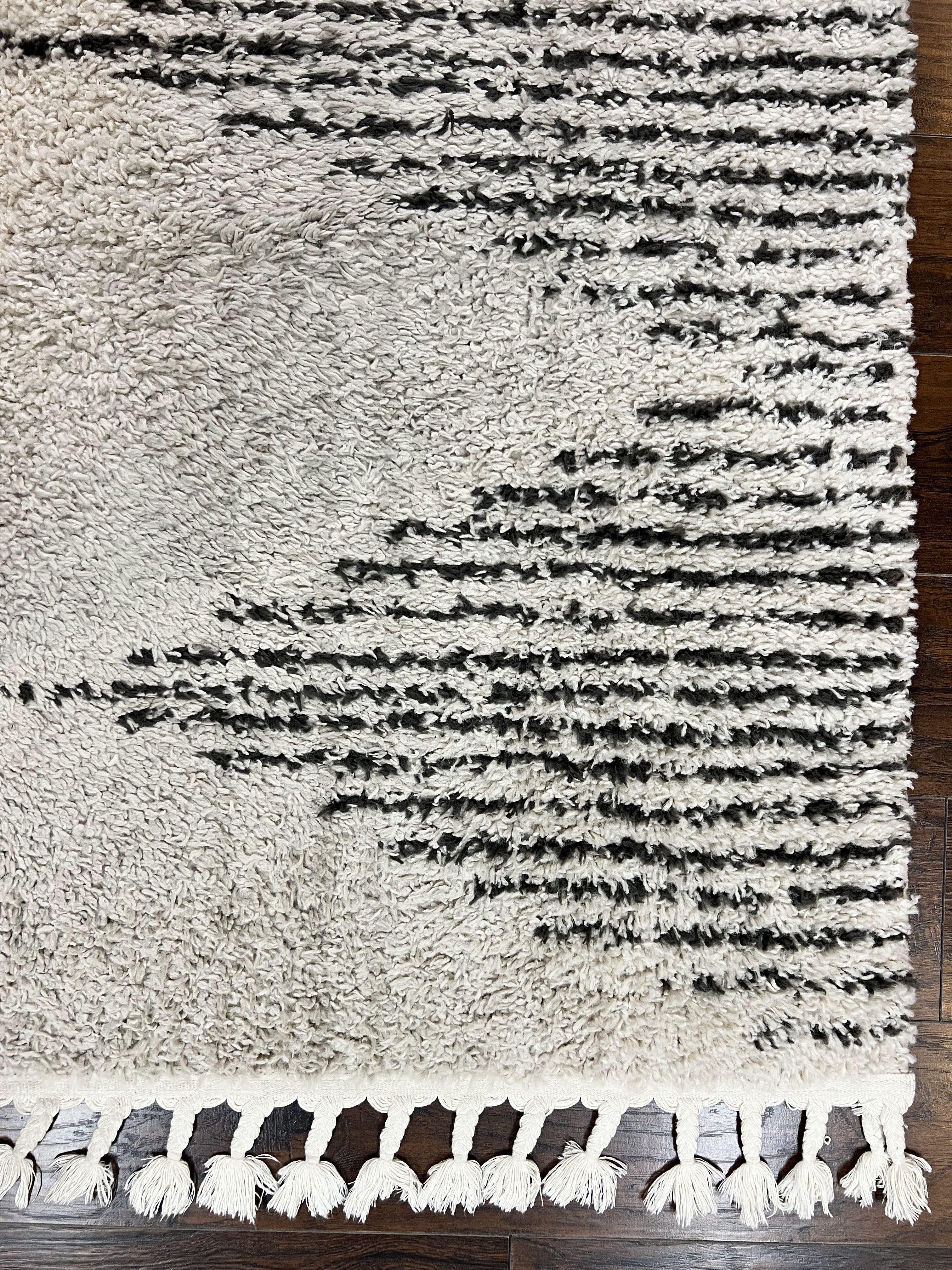 Shag Rug 5x8, Off White and Black Modern Contemporary Shag Area Rug, Moroccan Style Rug 5 x 8 ft, Medium Sized Rug, nuLoom Rug - Jewel Rugs