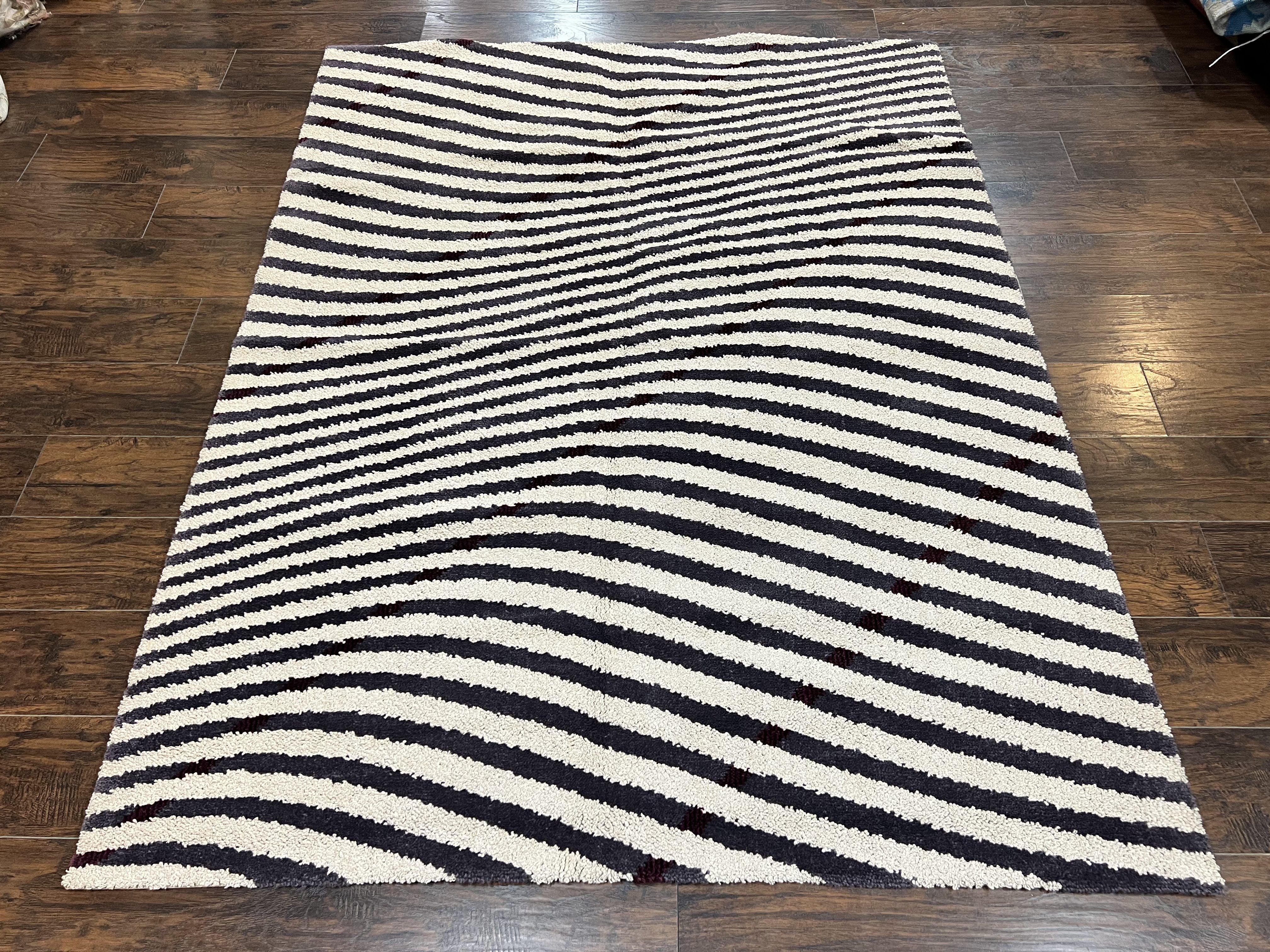 Vintage Zebra Stripes Shag Rug 5.7 x 7.4, Black and White, Retro, Wool - Jewel Rugs