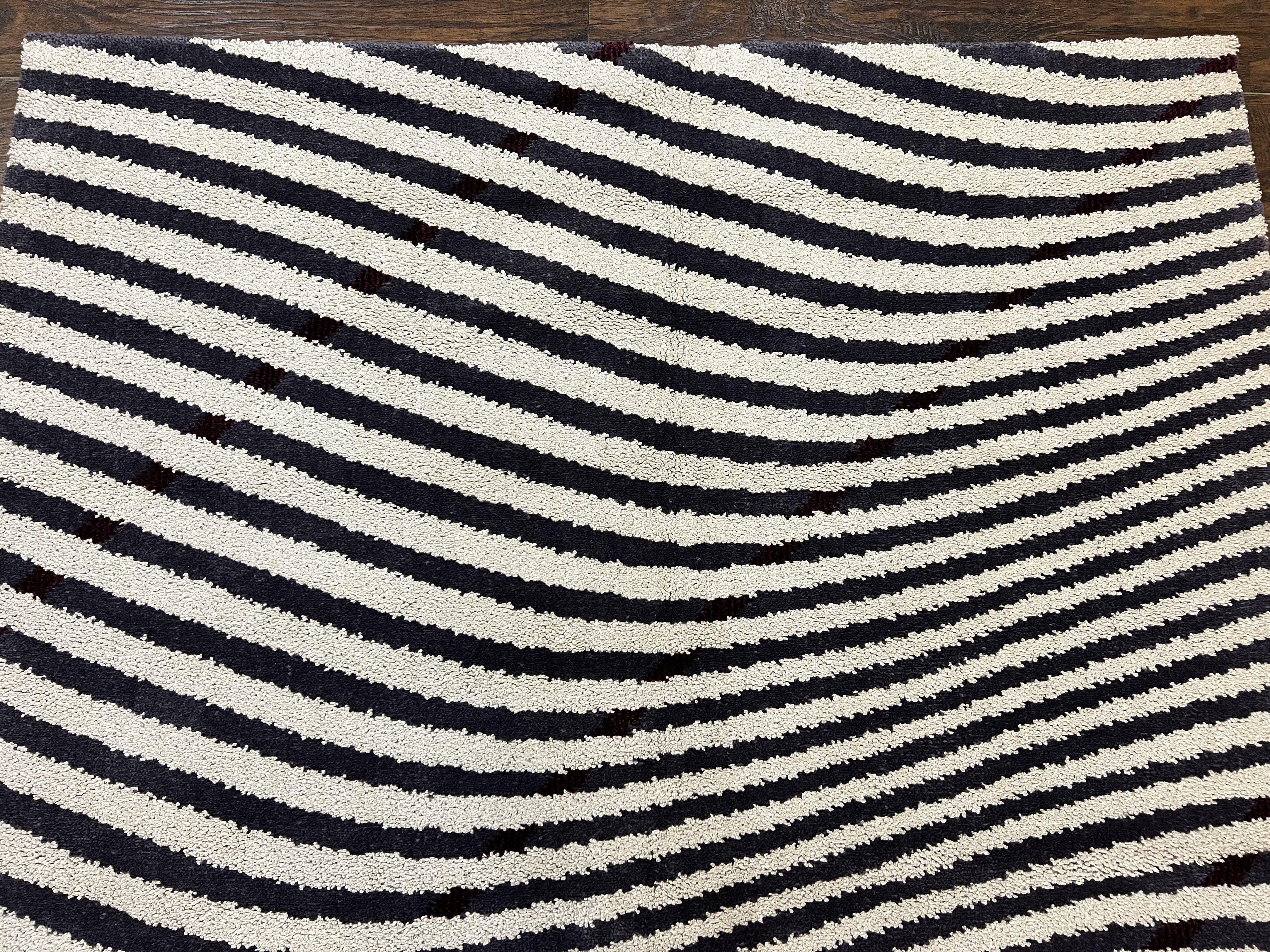 Vintage Zebra Stripes Shag Rug 5.7 x 7.4, Black and White, Retro, Wool - Jewel Rugs
