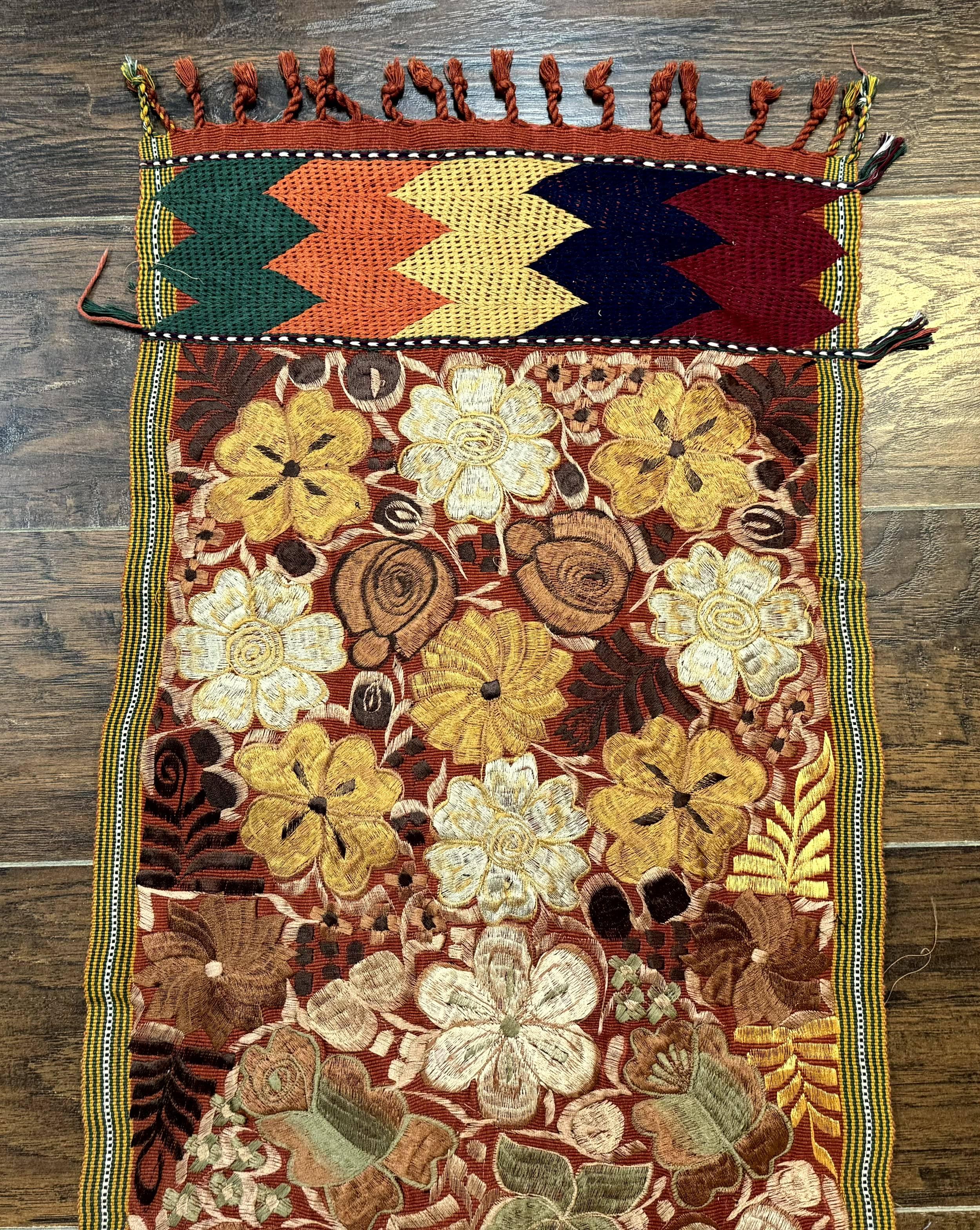 Vintage Table Runner 1.5 x 7.5, Floral - Jewel Rugs