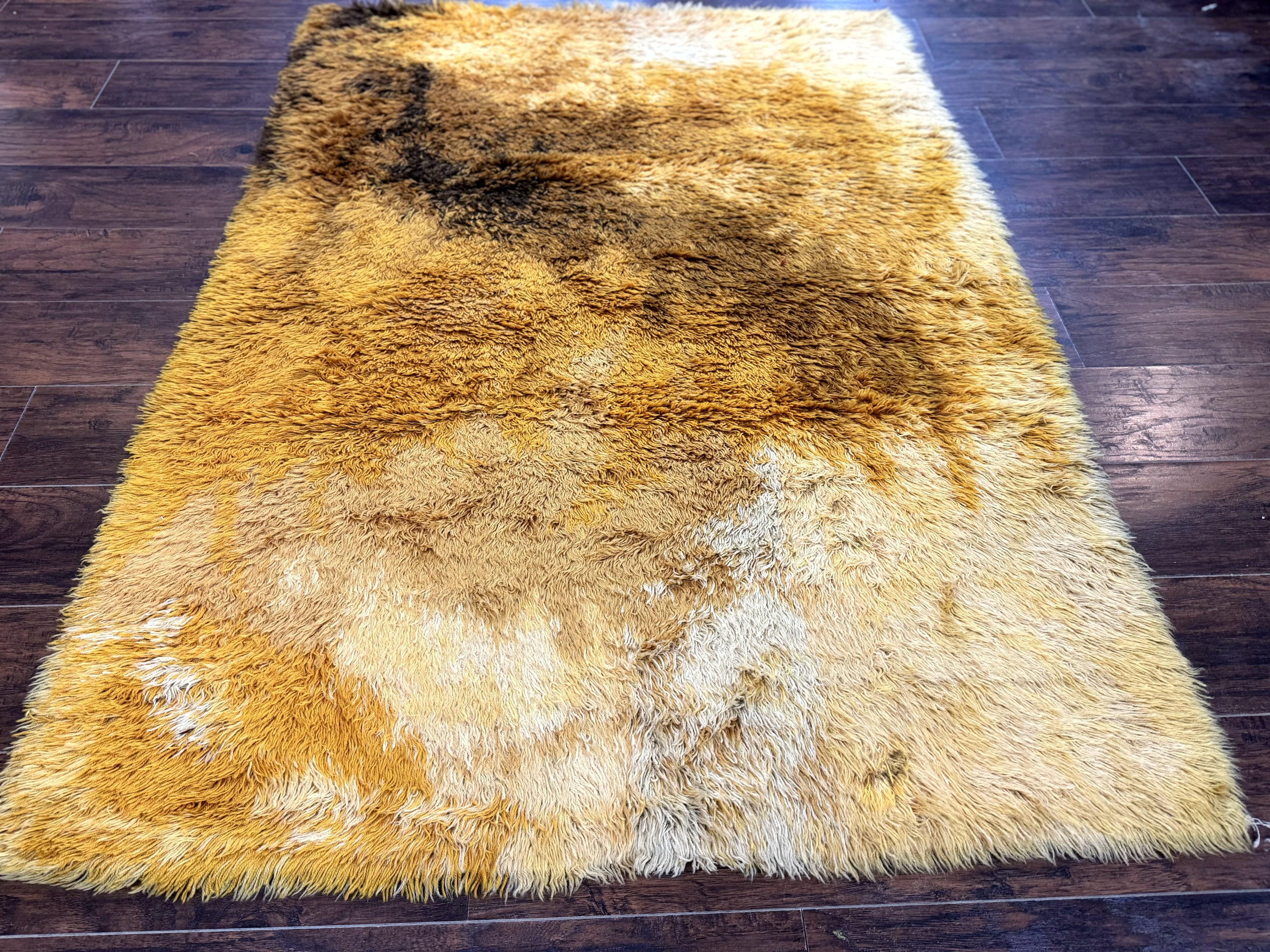 Rya Shag Rug 4.6 x 6, Shades of Yellow, Mid Century Vintage Carpet - Jewel Rugs