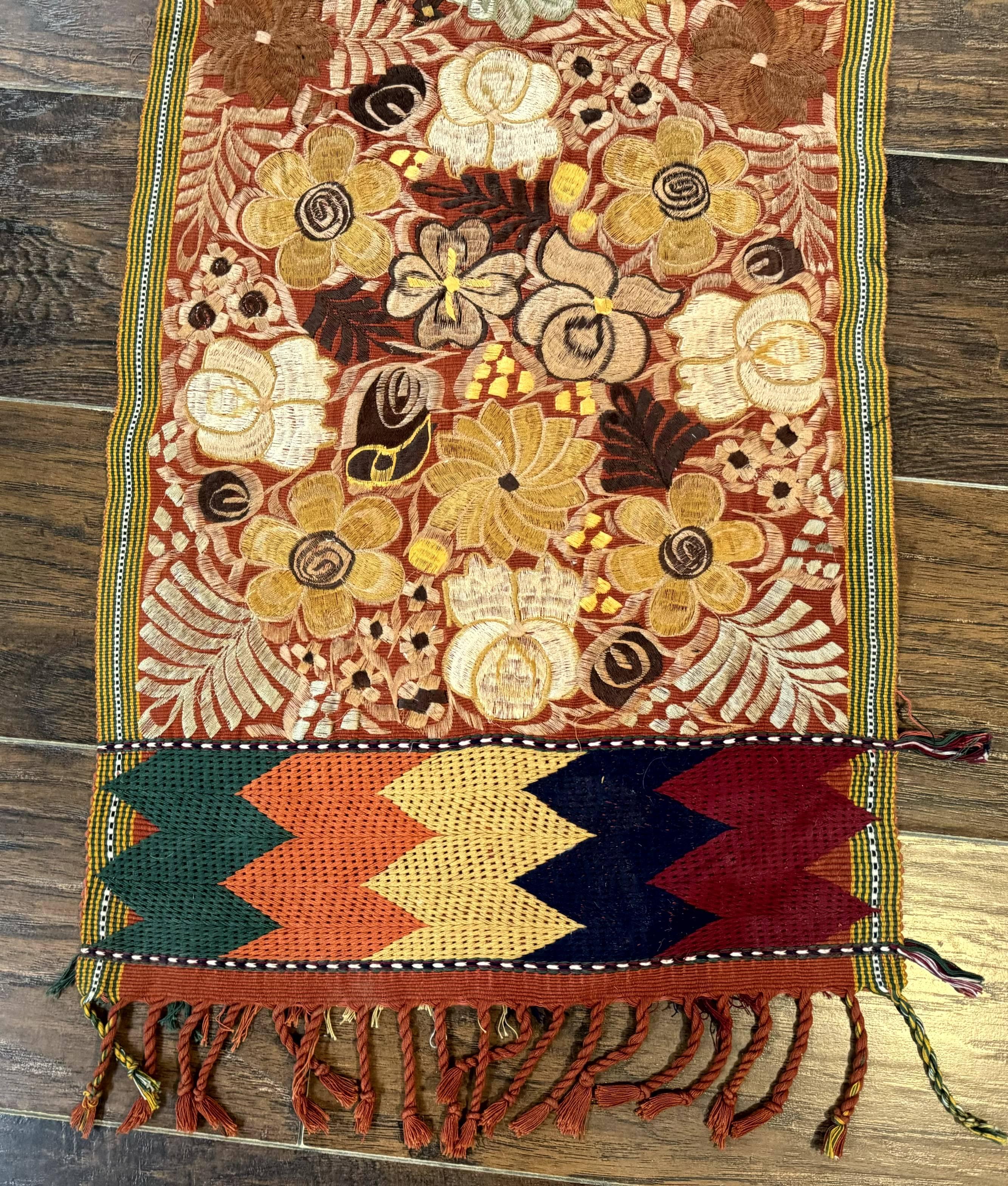 Vintage Table Runner 1.5 x 7.5, Floral - Jewel Rugs