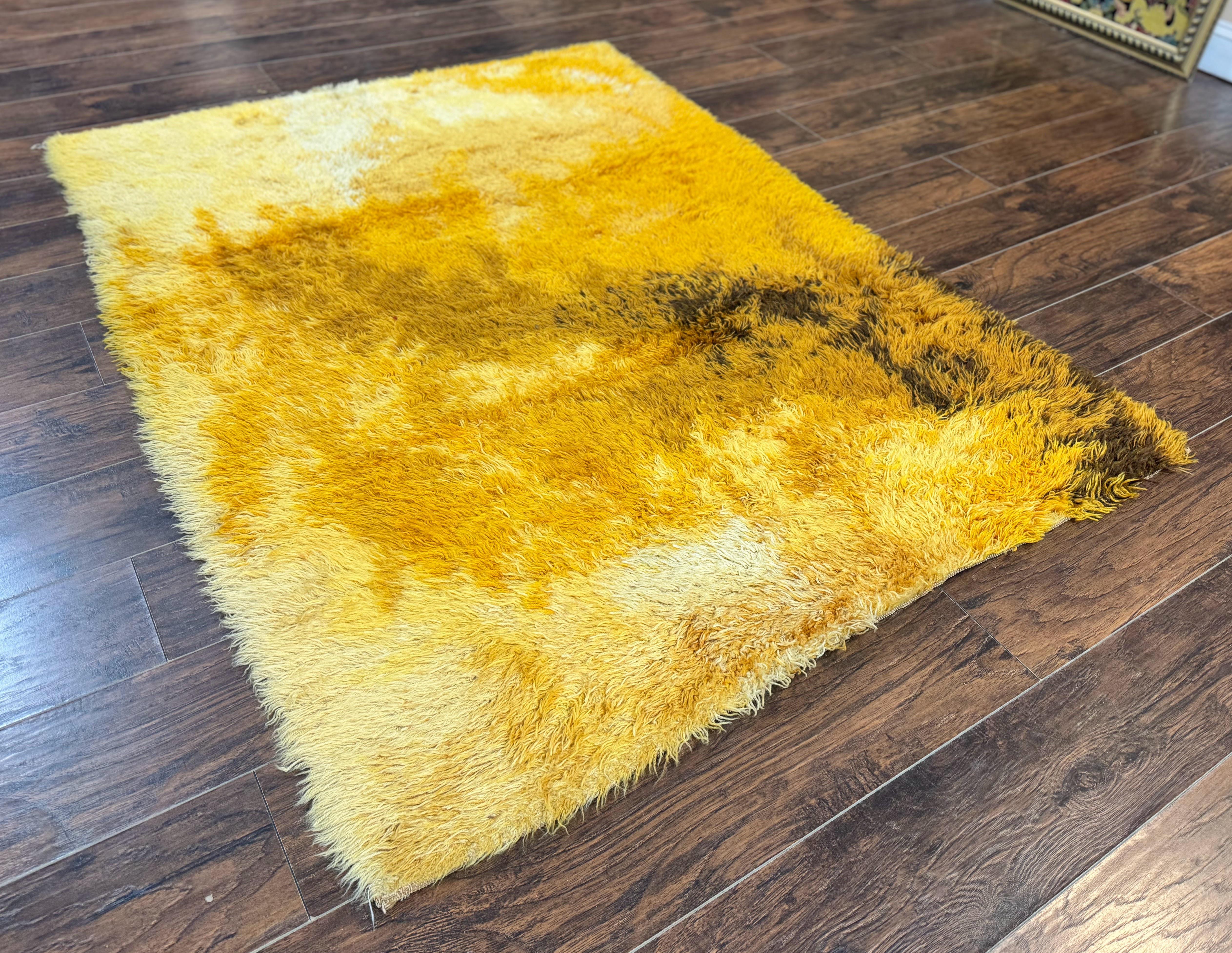 Rya Shag Rug 4.6 x 6, Shades of Yellow, Mid Century Vintage Carpet - Jewel Rugs