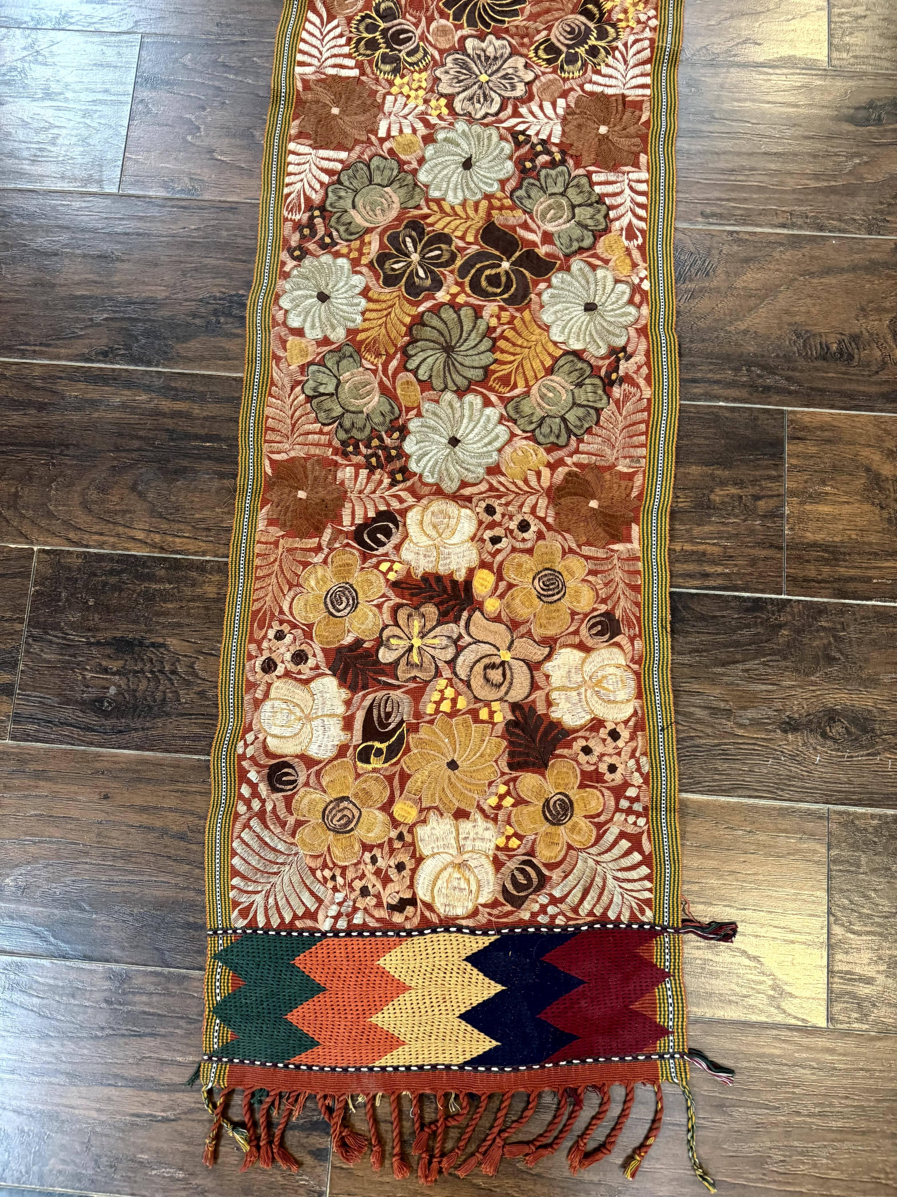 Vintage Table Runner 1.5 x 7.5, Floral - Jewel Rugs