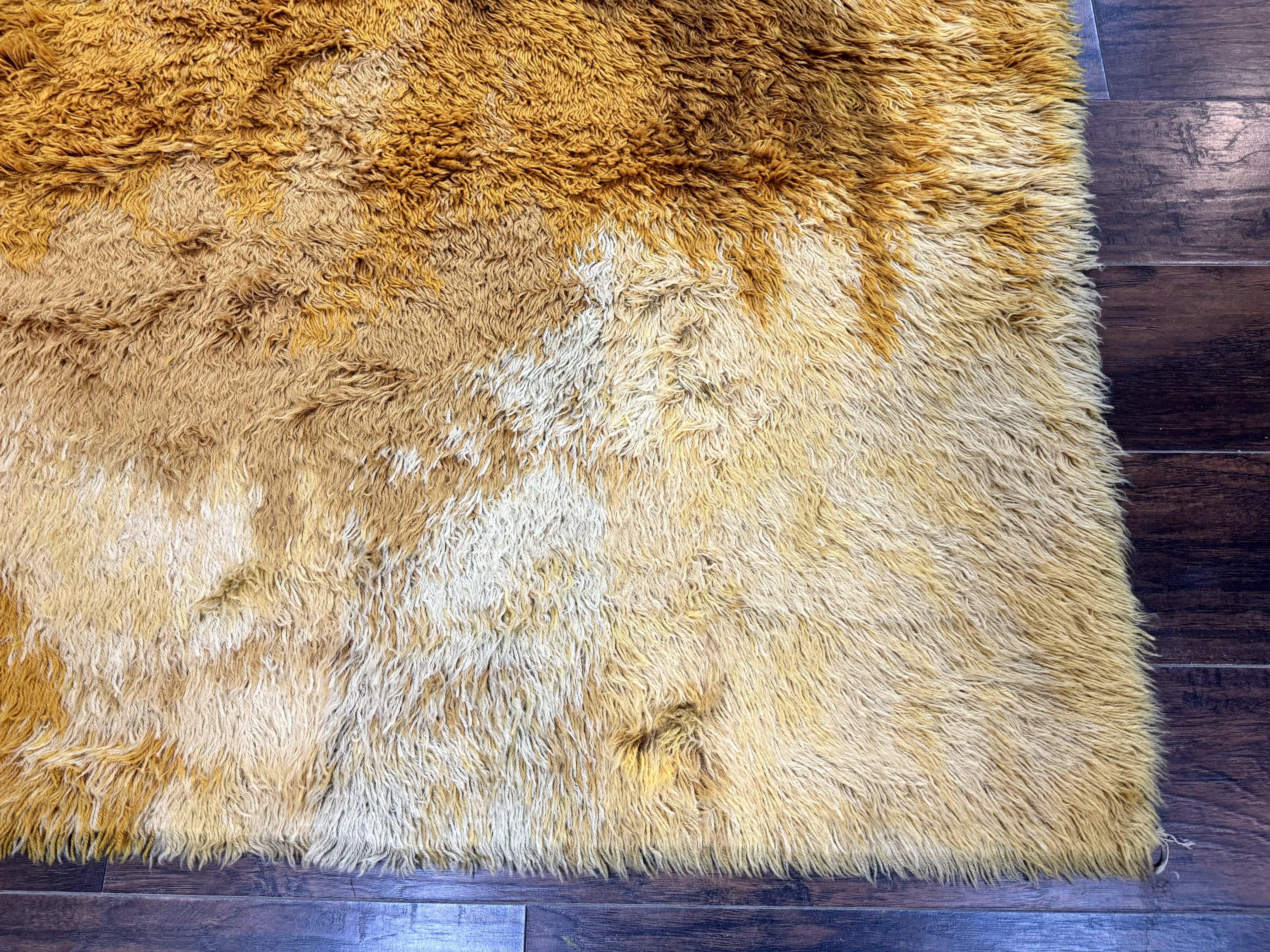 Rya Shag Rug 4.6 x 6, Shades of Yellow, Mid Century Vintage Carpet - Jewel Rugs