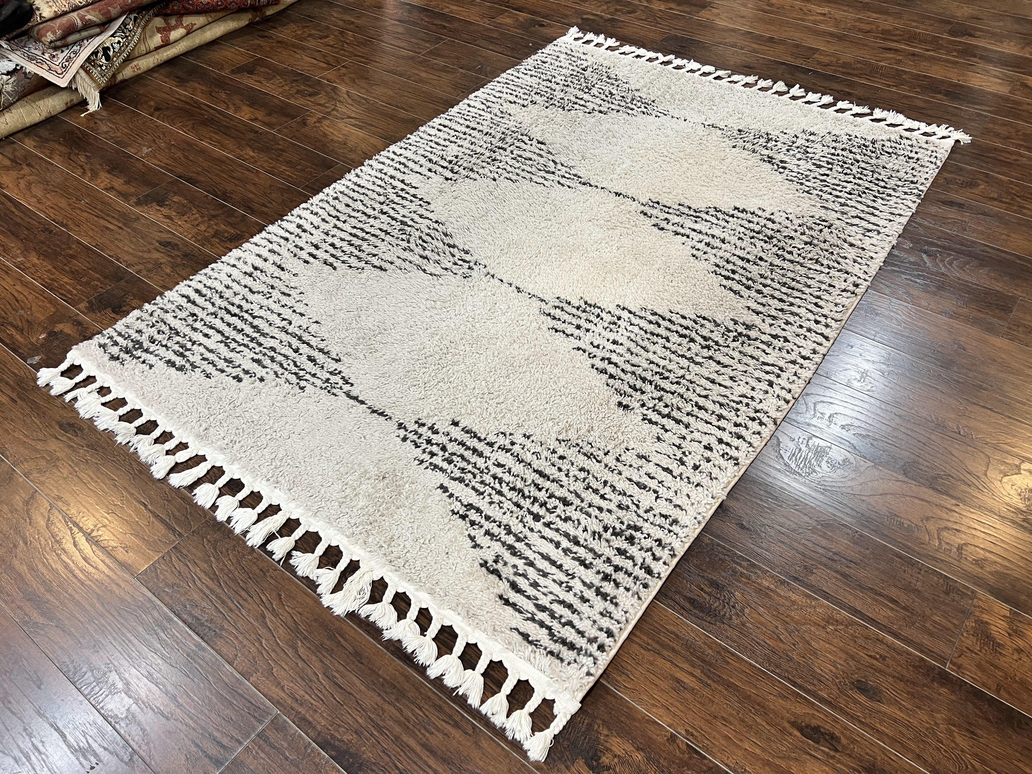 Shag Rug 5x8, Off White and Black Modern Contemporary Shag Area Rug, Moroccan Style Rug 5 x 8 ft, Medium Sized Rug, nuLoom Rug - Jewel Rugs