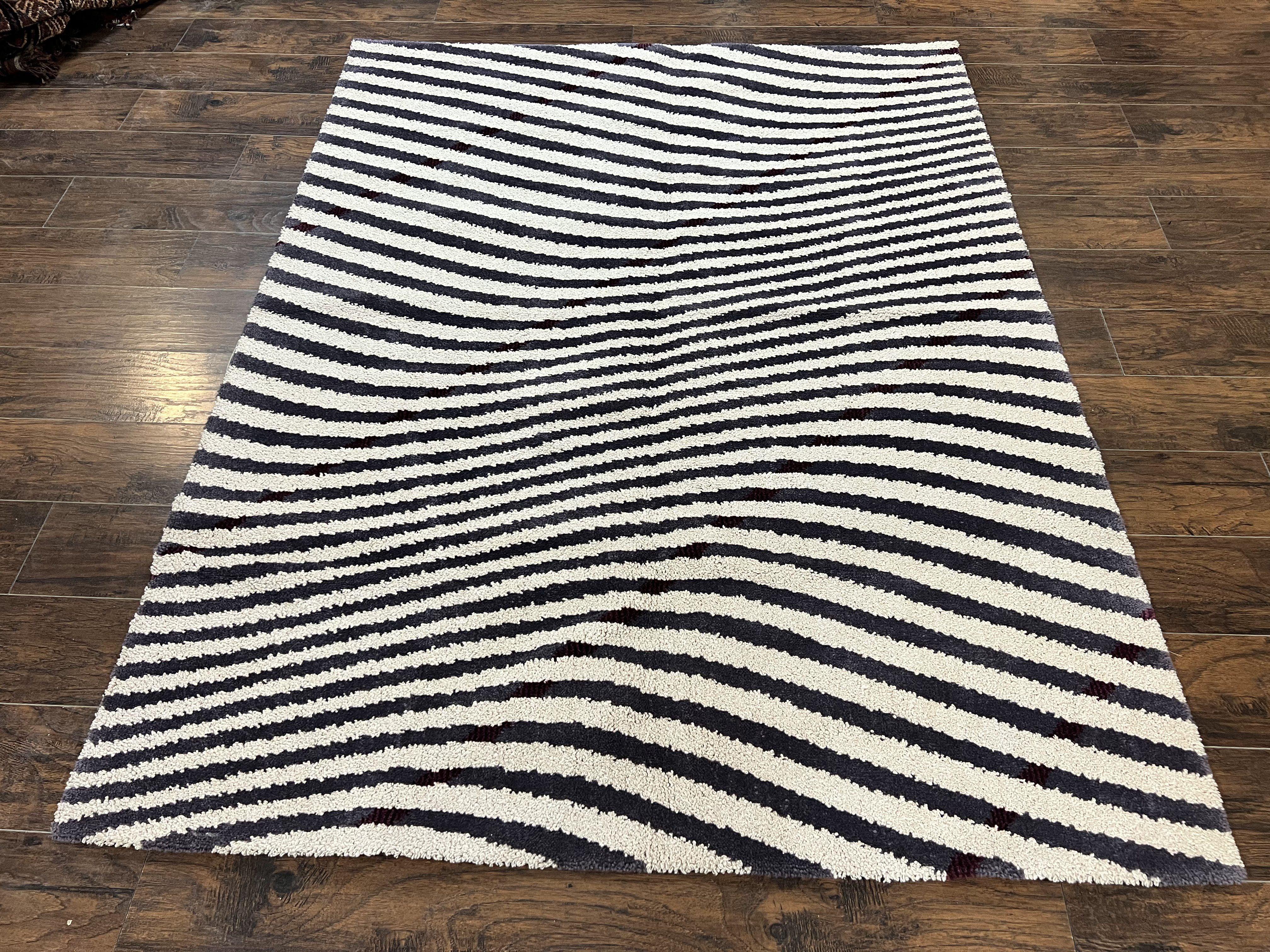 Vintage Zebra Stripes Shag Rug 5.7 x 7.4, Black and White, Retro, Wool - Jewel Rugs