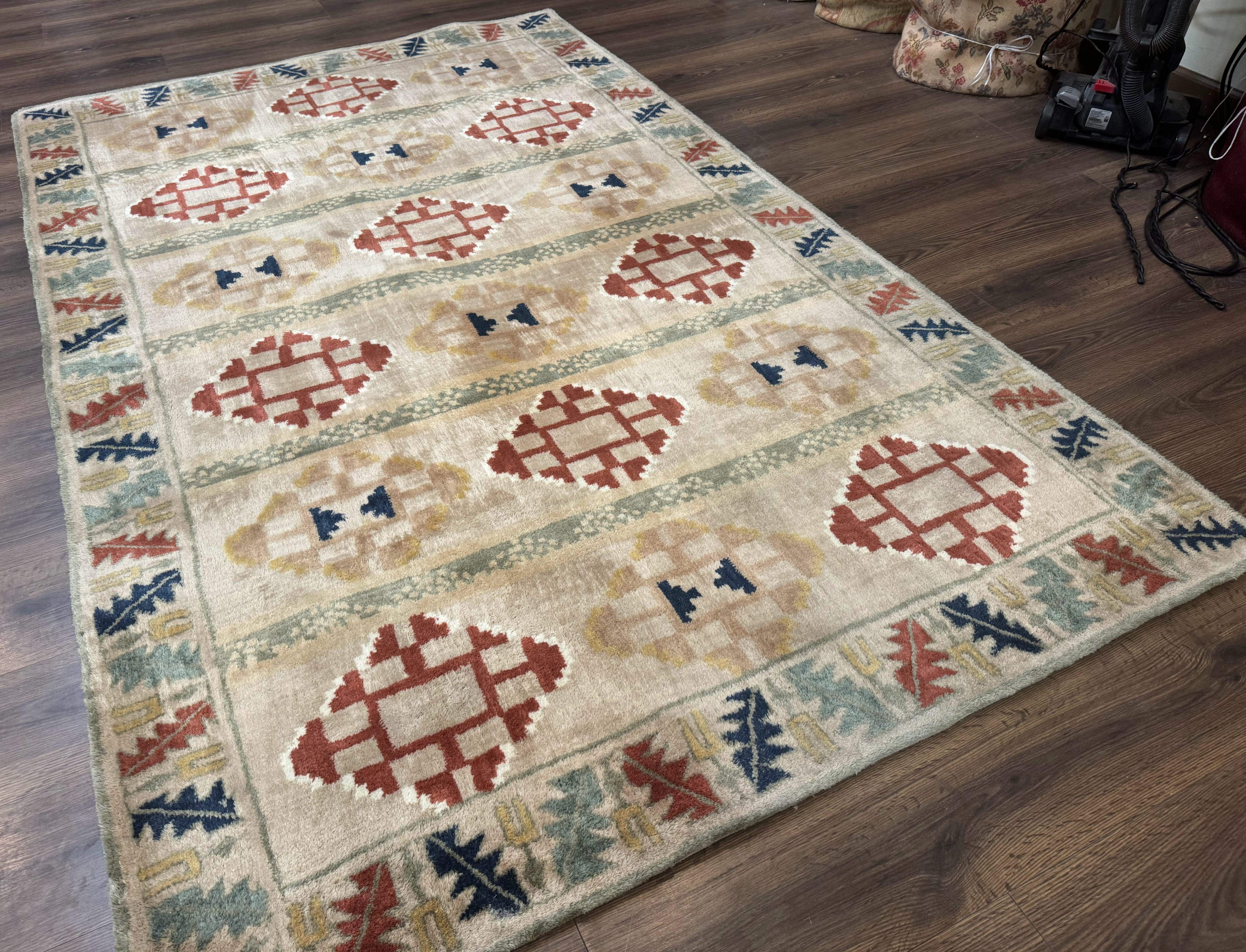 Geometric Design Area Rug 5x8, Beige and Rust Red - Jewel Rugs