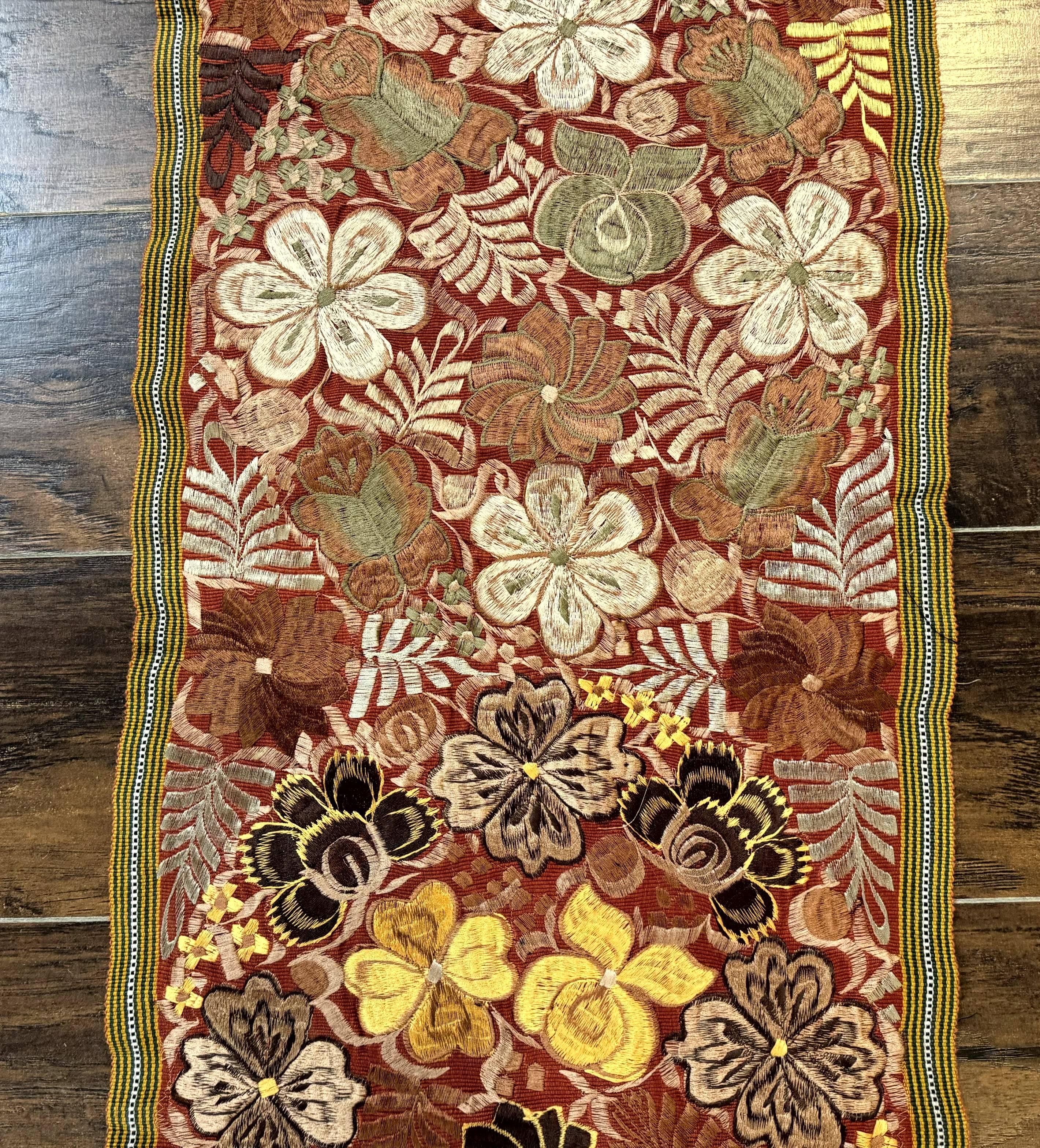 Vintage Table Runner 1.5 x 7.5, Floral - Jewel Rugs