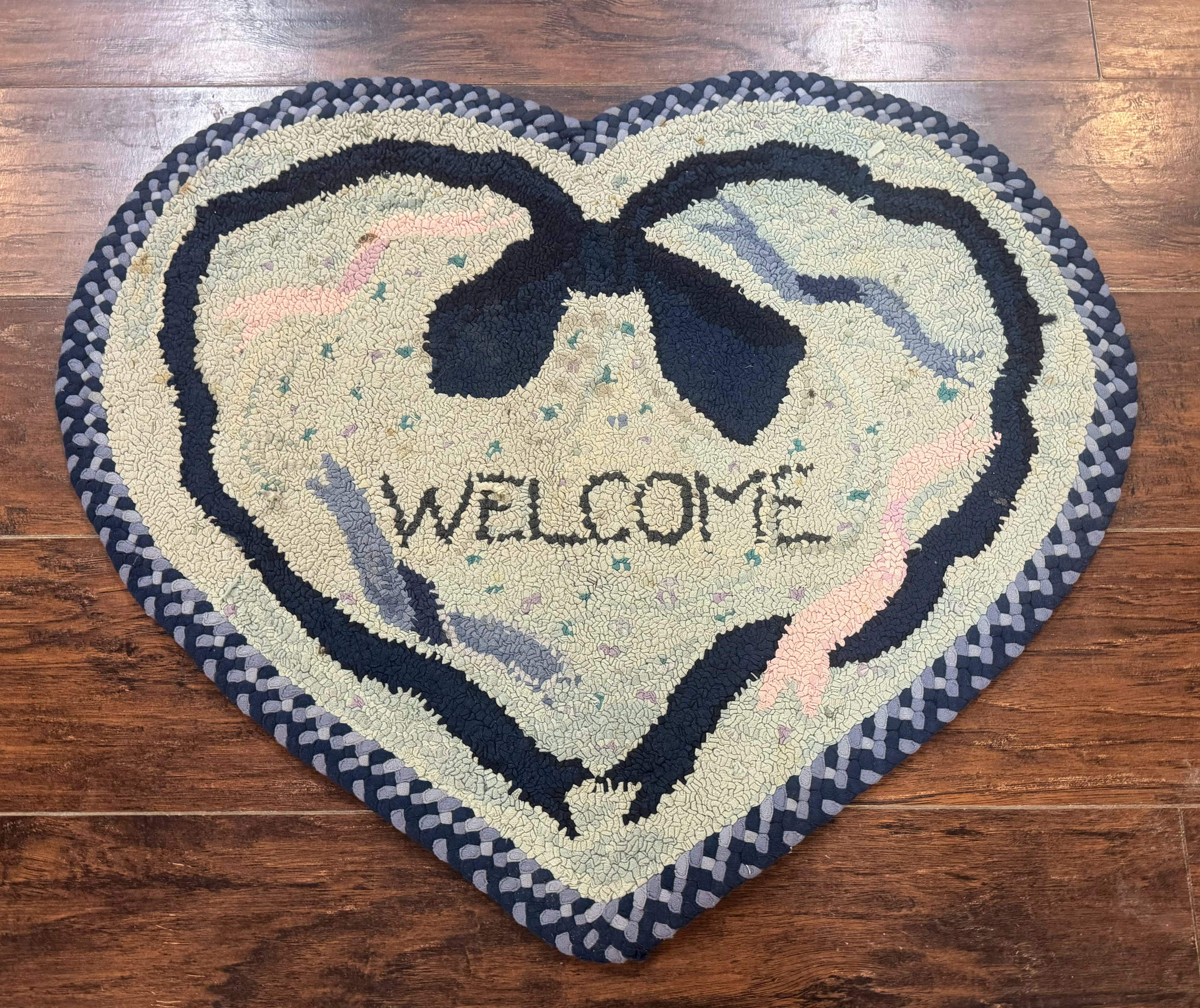 Small American Hooked Rug, Vintage Welcome Mat, Heart Shaped, Ivory and Blue - Jewel Rugs