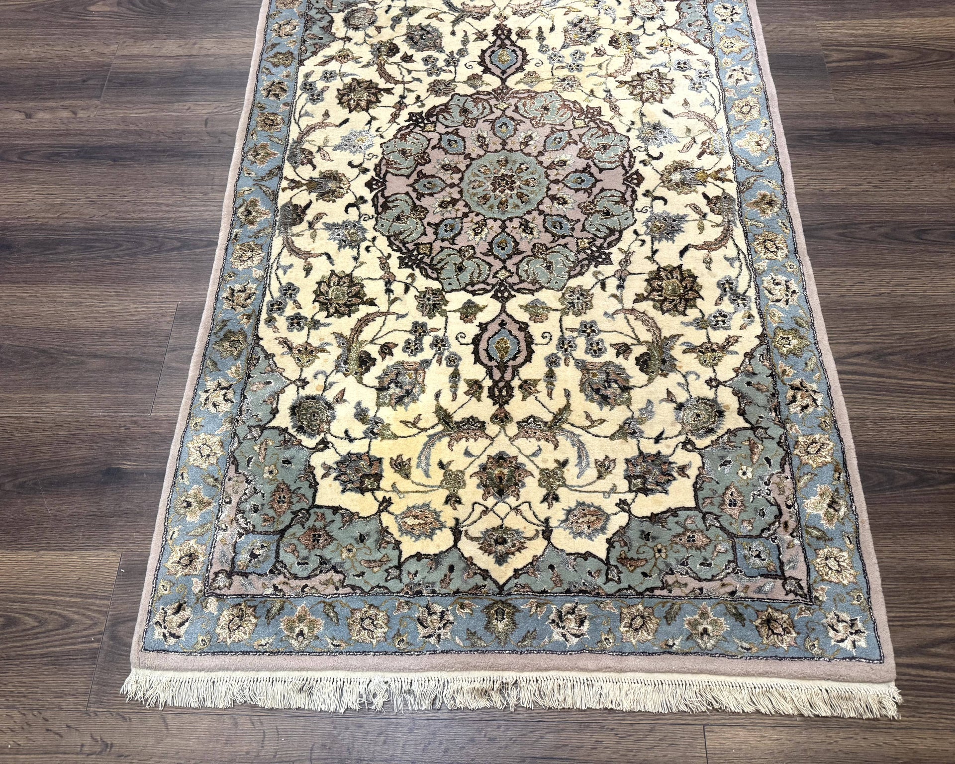 Persian Isfahan Rugs – Jewel Rugs
