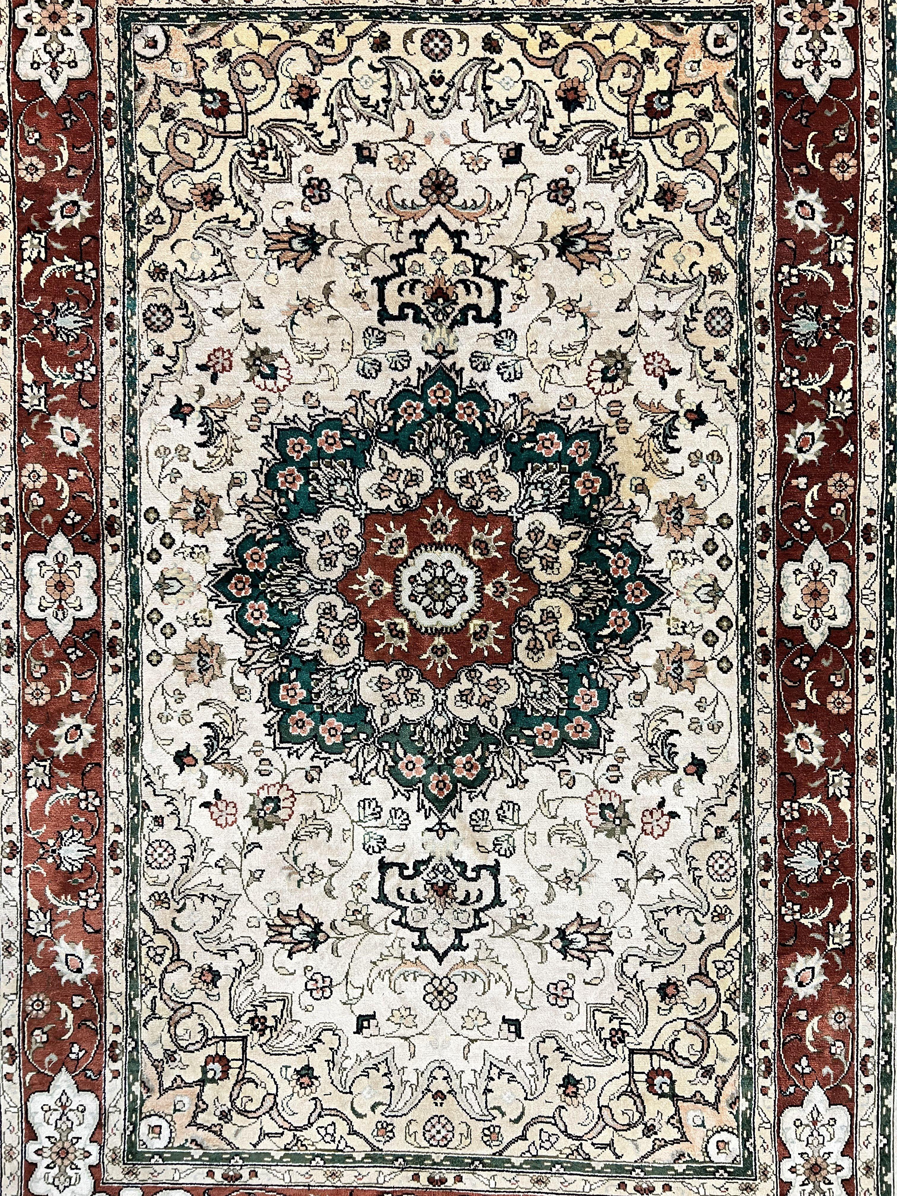 Silk Turkish Kayseri Rug 2.7 x 4, Floral Medallion, Fine Oriental Carpet, Small Vintage Rug, Silk Pile on Silk Foundation, Hand Knotted - Jewel Rugs