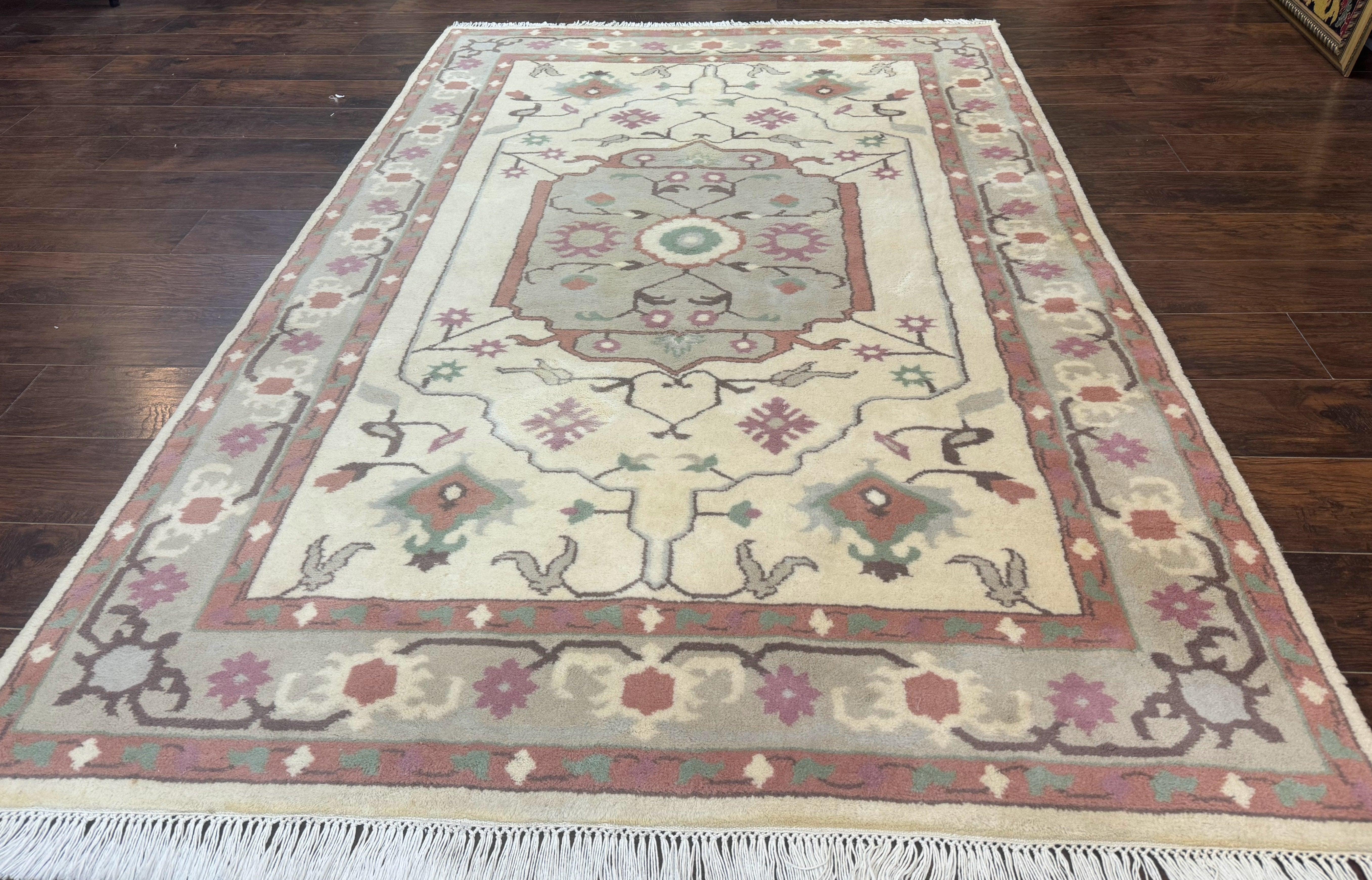 Indo Heriz Rug 5.6 x 8.5, Off White, Wool Area Rug - Jewel Rugs