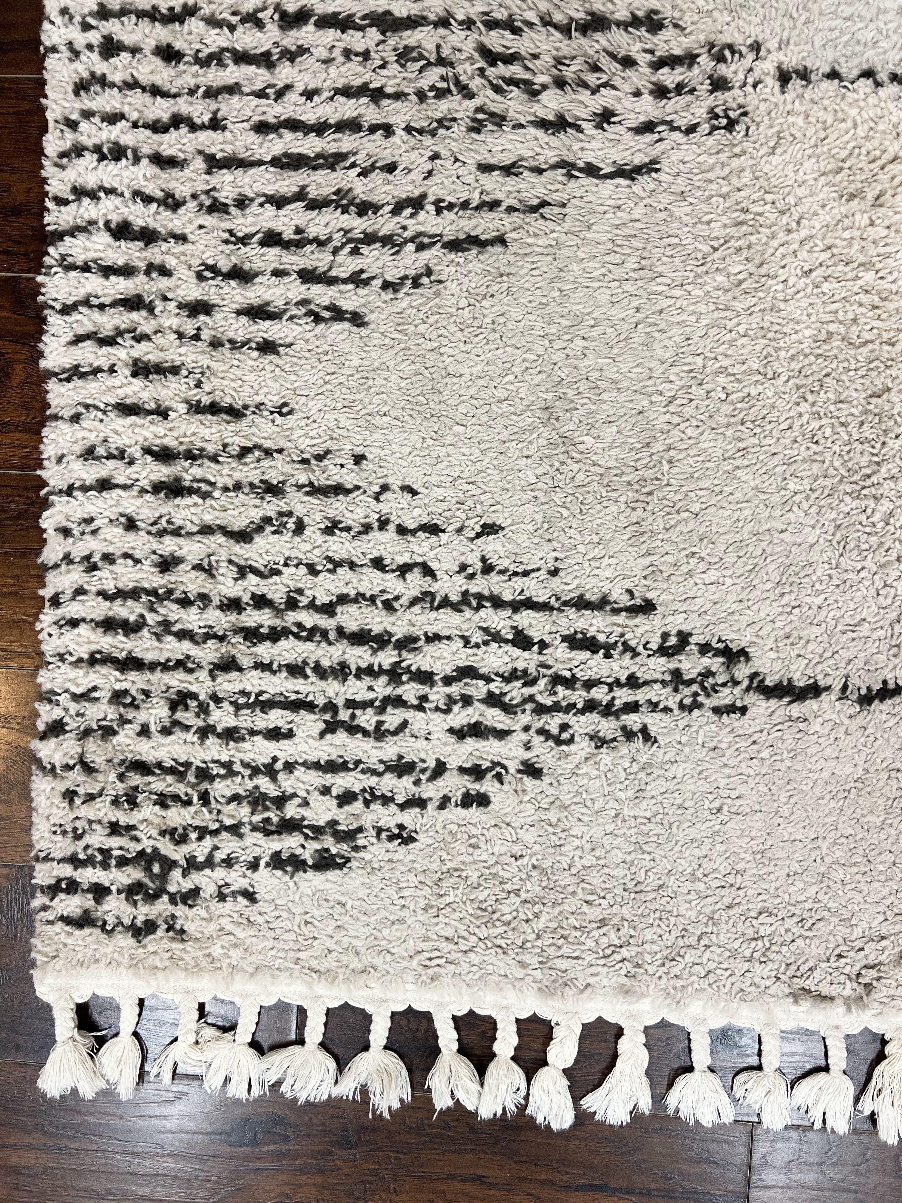 Shag Rug 5x8, Off White and Black Modern Contemporary Shag Area Rug, Moroccan Style Rug 5 x 8 ft, Medium Sized Rug, nuLoom Rug - Jewel Rugs