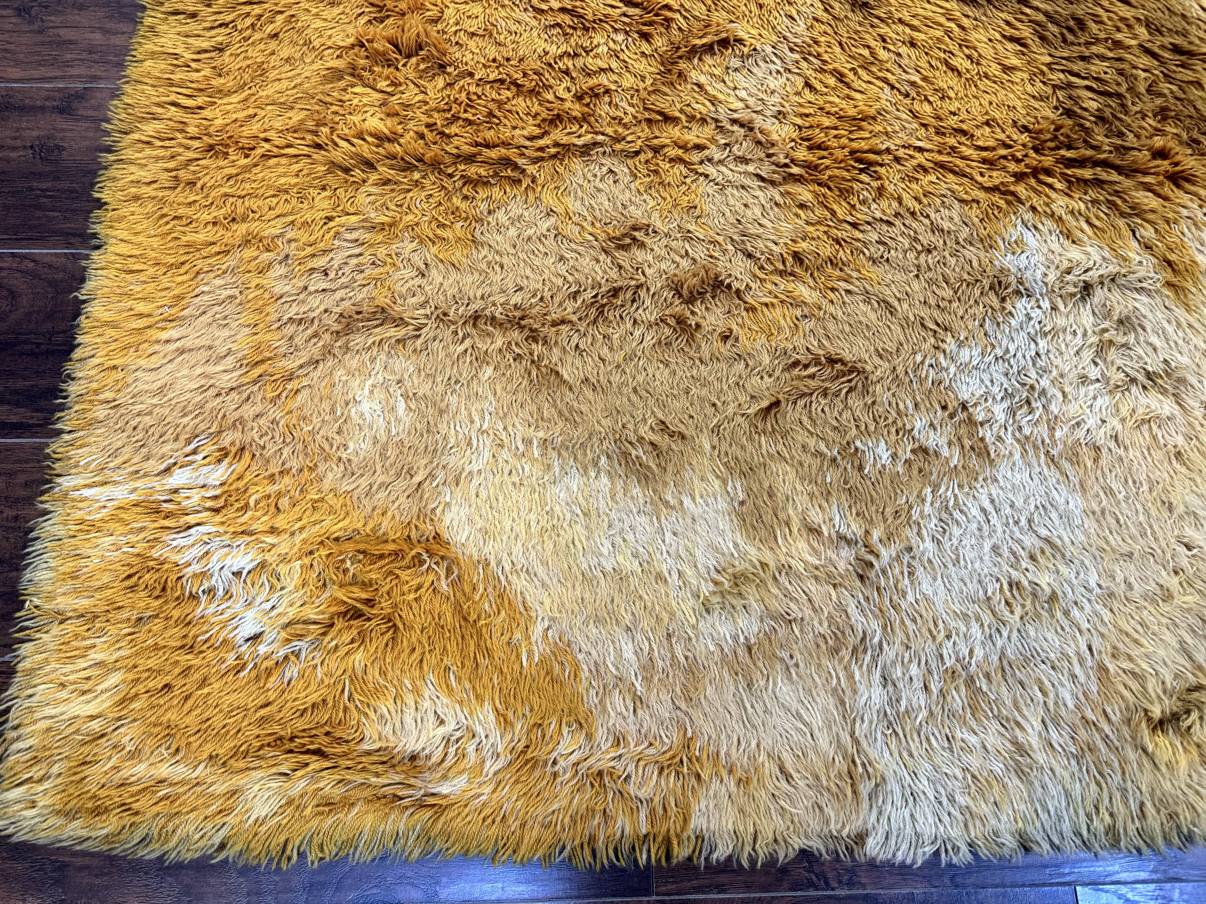 Rya Shag Rug 4.6 x 6, Shades of Yellow, Mid Century Vintage Carpet - Jewel Rugs