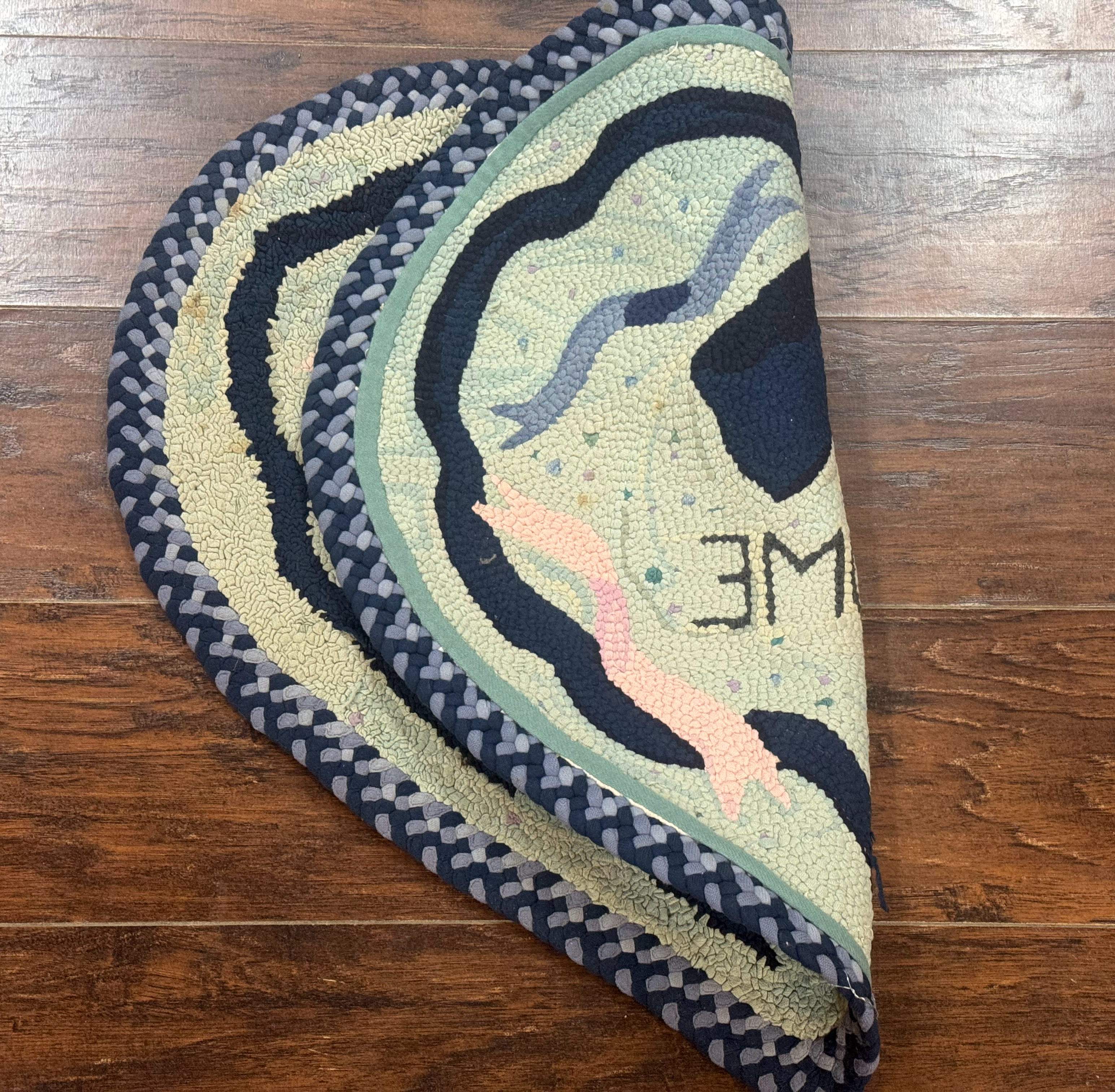 Small American Hooked Rug, Vintage Welcome Mat, Heart Shaped, Ivory and Blue - Jewel Rugs