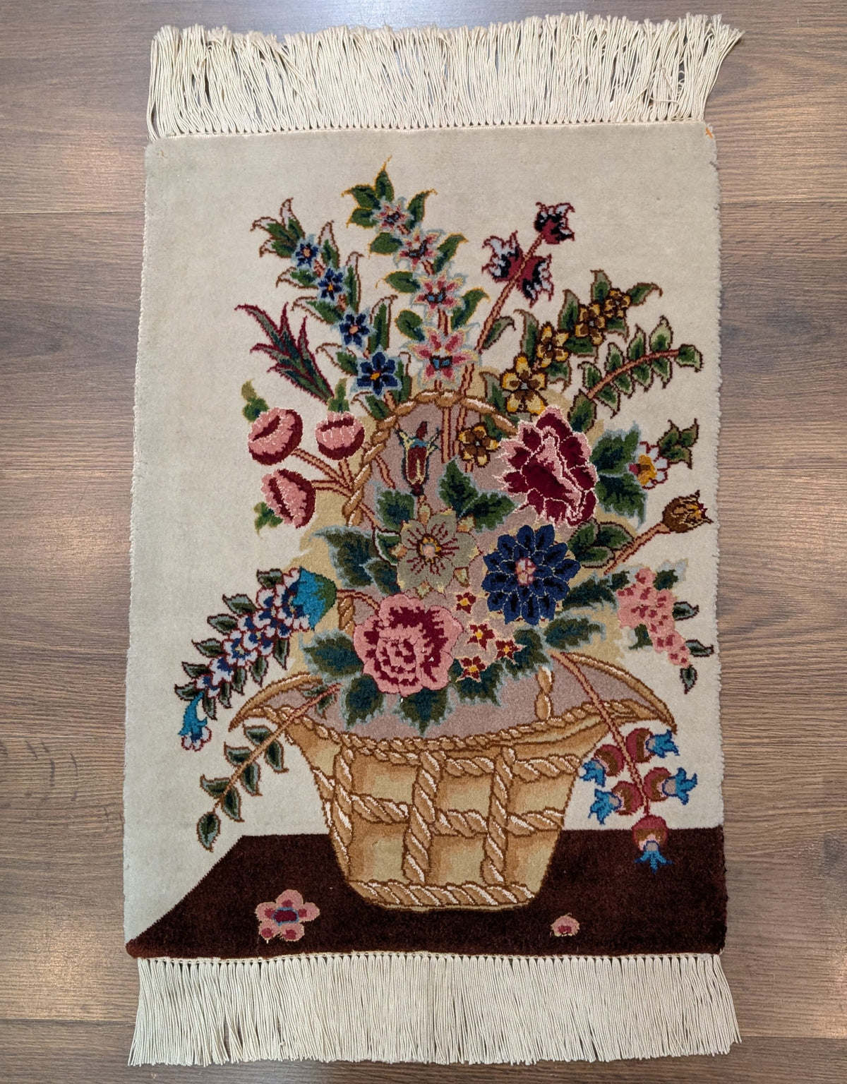 Small Persian Tabriz Vase Pictorial Rug 1x2, Accent Rug, Fine 320 KPSI Azerbaijan 1' 5" x 2' in Ivory and Multicolor - 2603L094