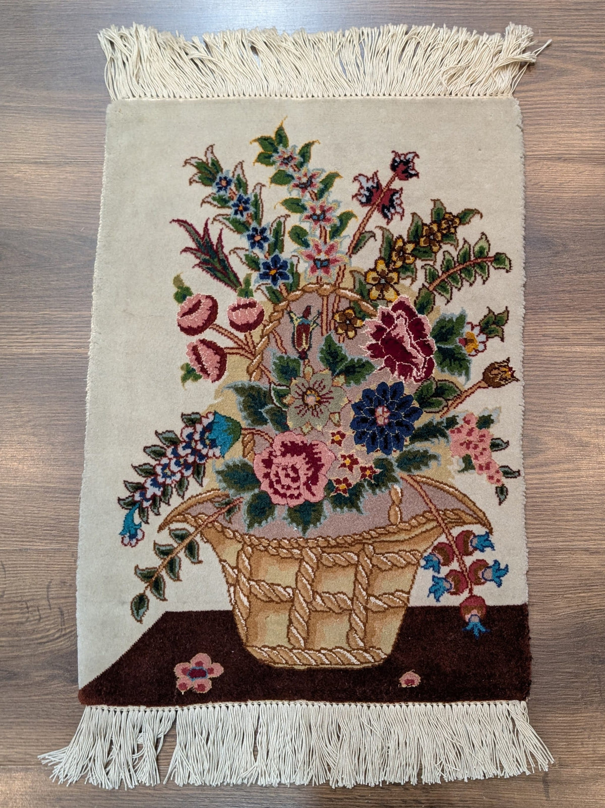 Small Persian Tabriz Vase Pictorial Rug 1x2, Accent Rug, Fine 320 KPSI Azerbaijan 1' 5" x 2' in Ivory and Multicolor - 2603L094