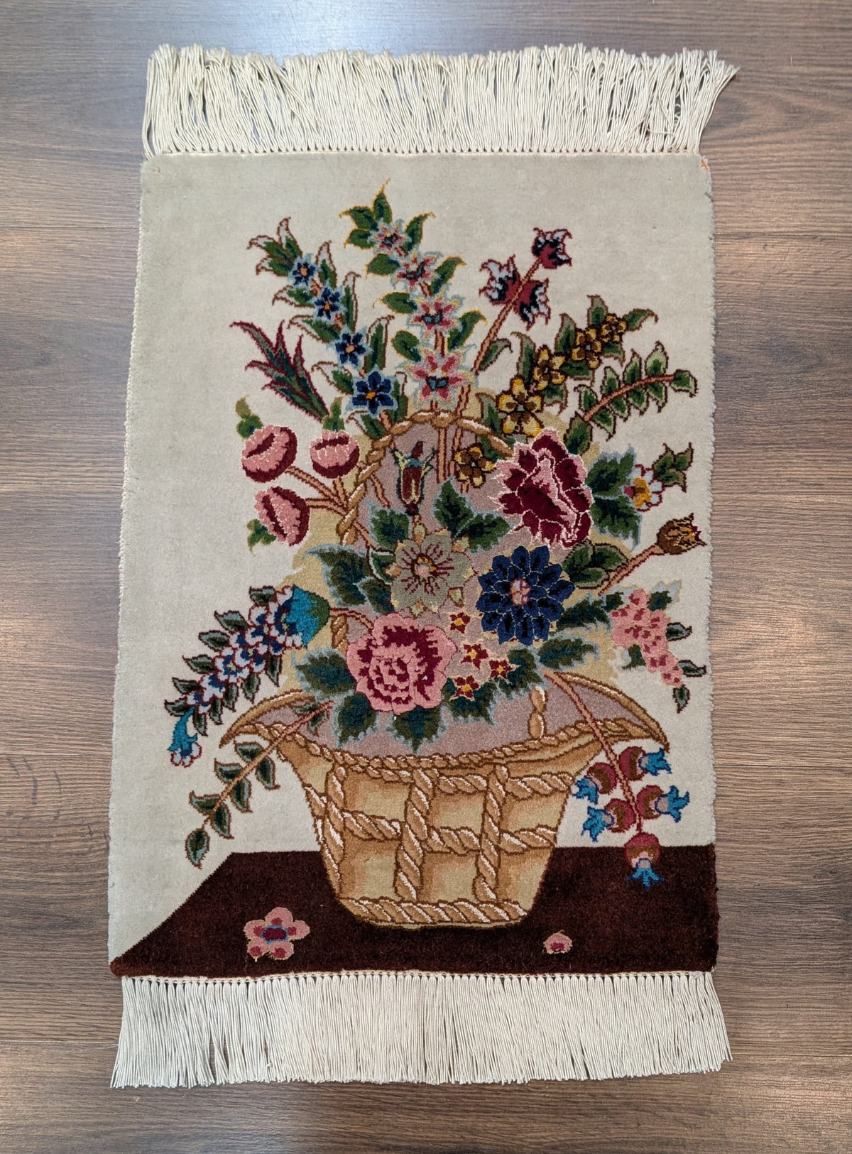 Small Persian Tabriz Vase Pictorial Rug 1x2, Accent Rug, Fine 320 KPSI Azerbaijan 1' 5" x 2' in Ivory and Multicolor - 2603L094