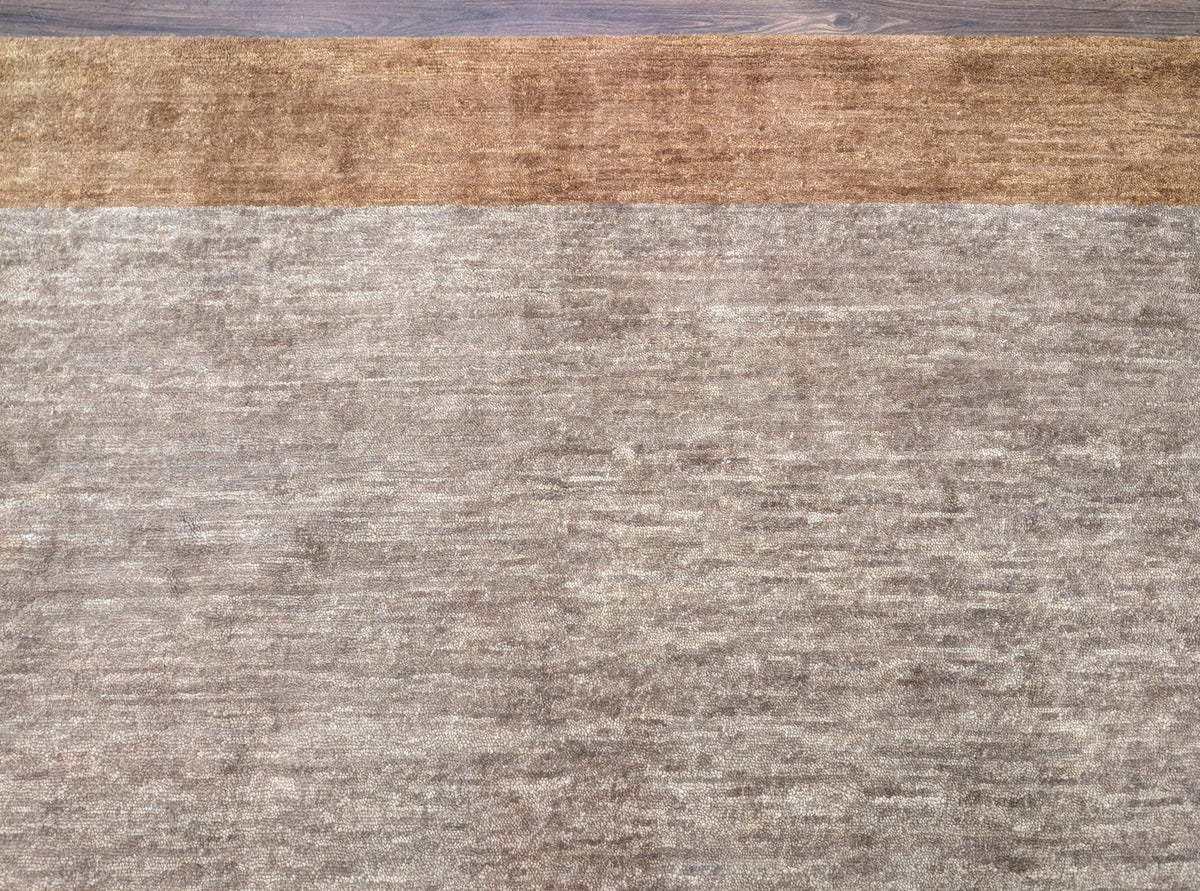 Tibetan Modern Rug 10x12, Minimalist, Open Field, Odegard, Wool, Contemporary, Gray Tibet 10' x 12' 3" in Silver-Gray and Gold - 2603L085