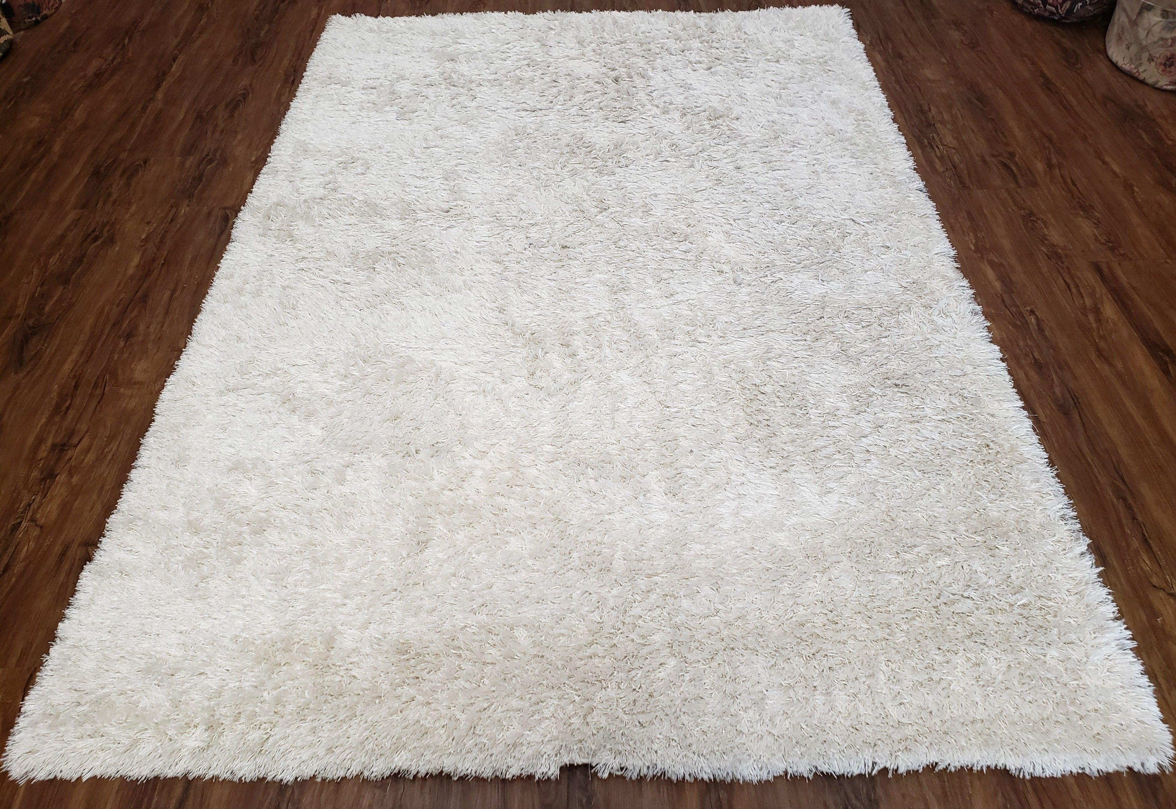 Safavieh Shag Rug 5x8, Pearl White Color, Isaac Mizrachi Shag Collection 5x7 Carpet, High Pile Soft Fluffly Bedroom Rug, Living Room Rug - Jewel Rugs